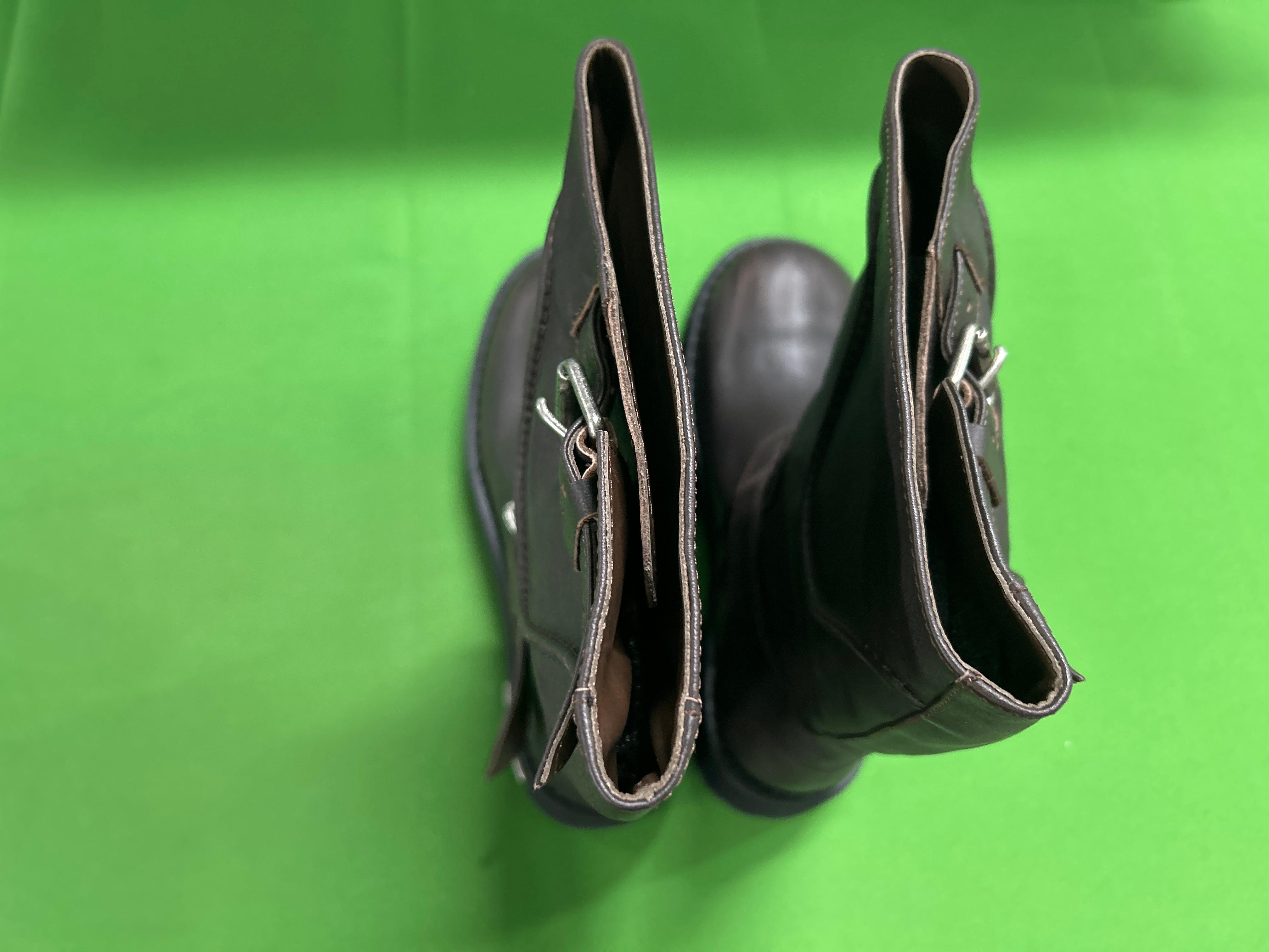Foto QC 3 de Balenciaga Venom Calfskin High Boot Dark Brown