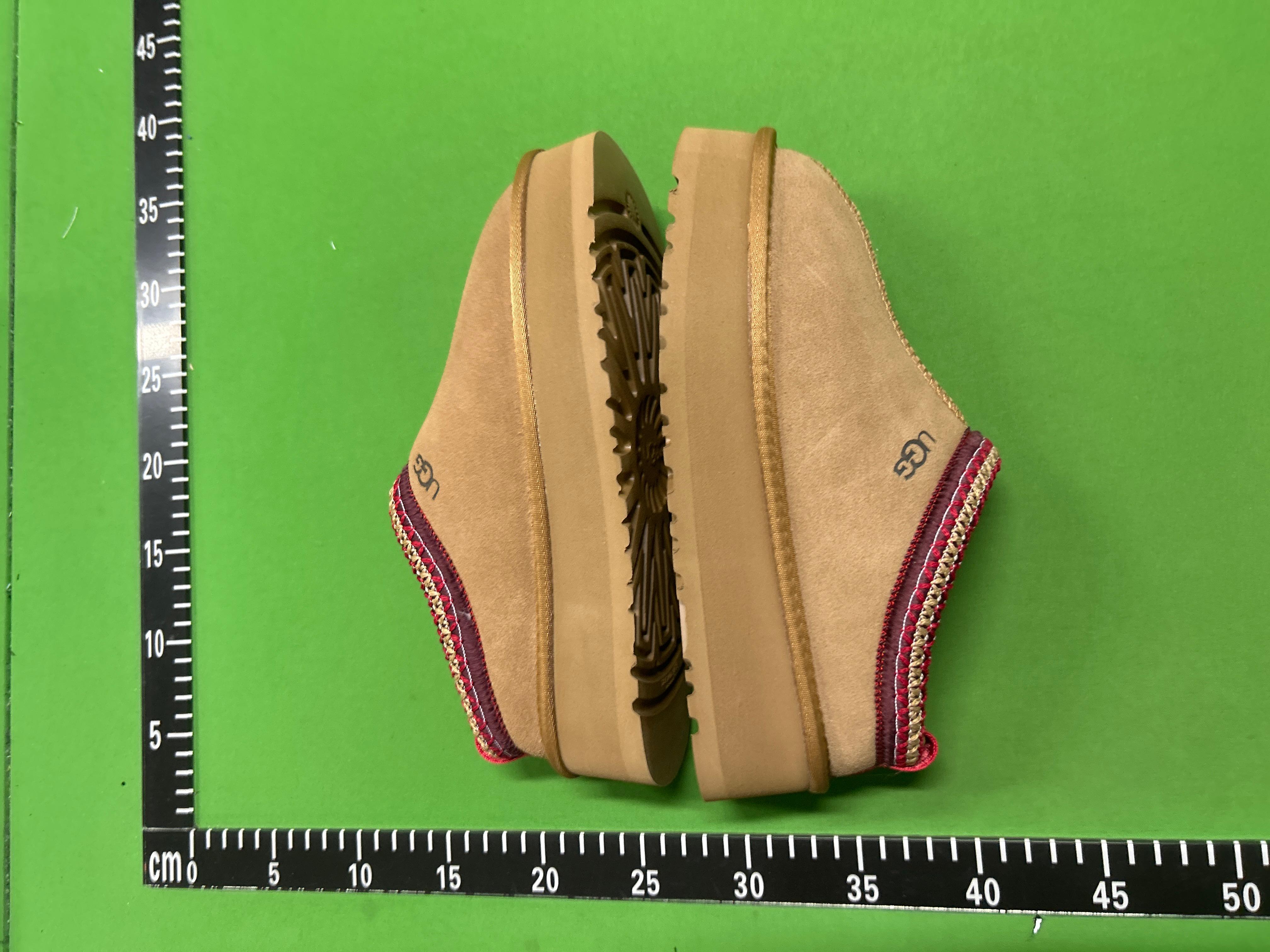 Foto QC 5 de UGG Lowmel Suede Chestnut