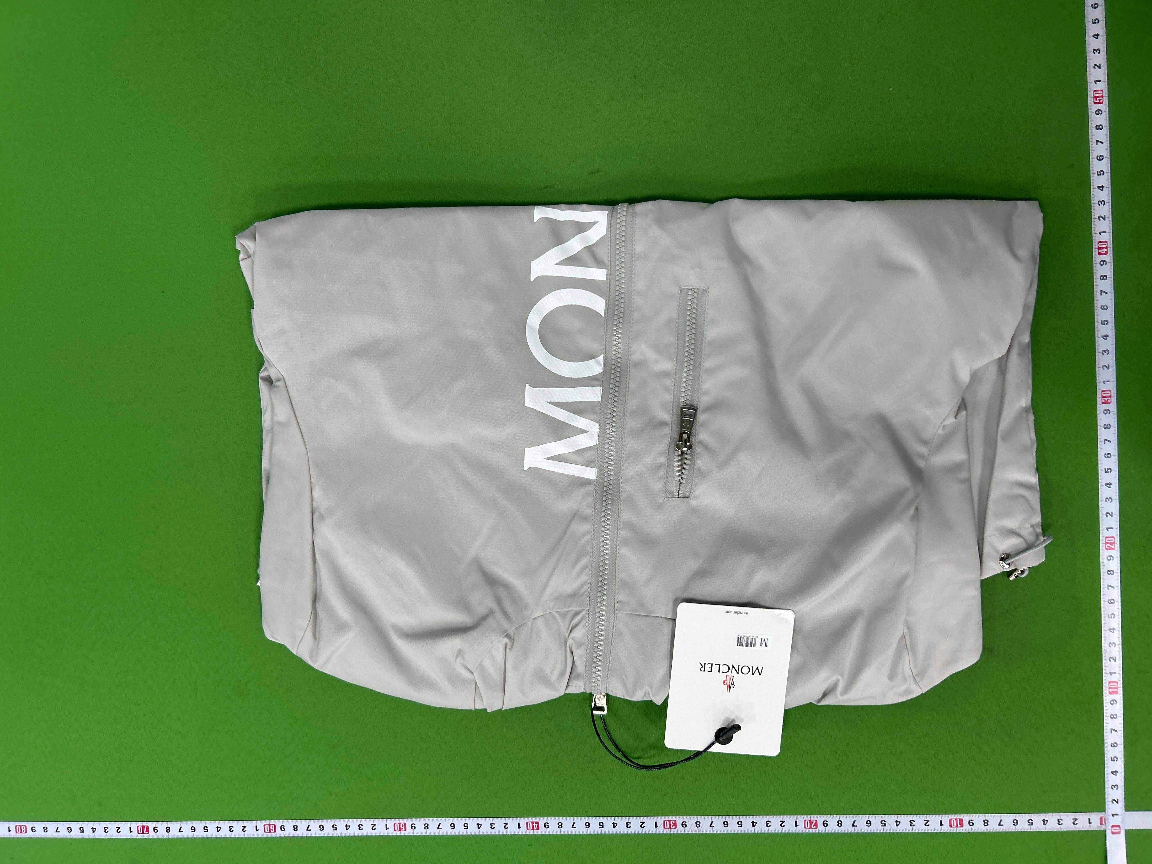 Foto QC 5 de Moncler Windbreaker Jacket Vertical Logo Grey