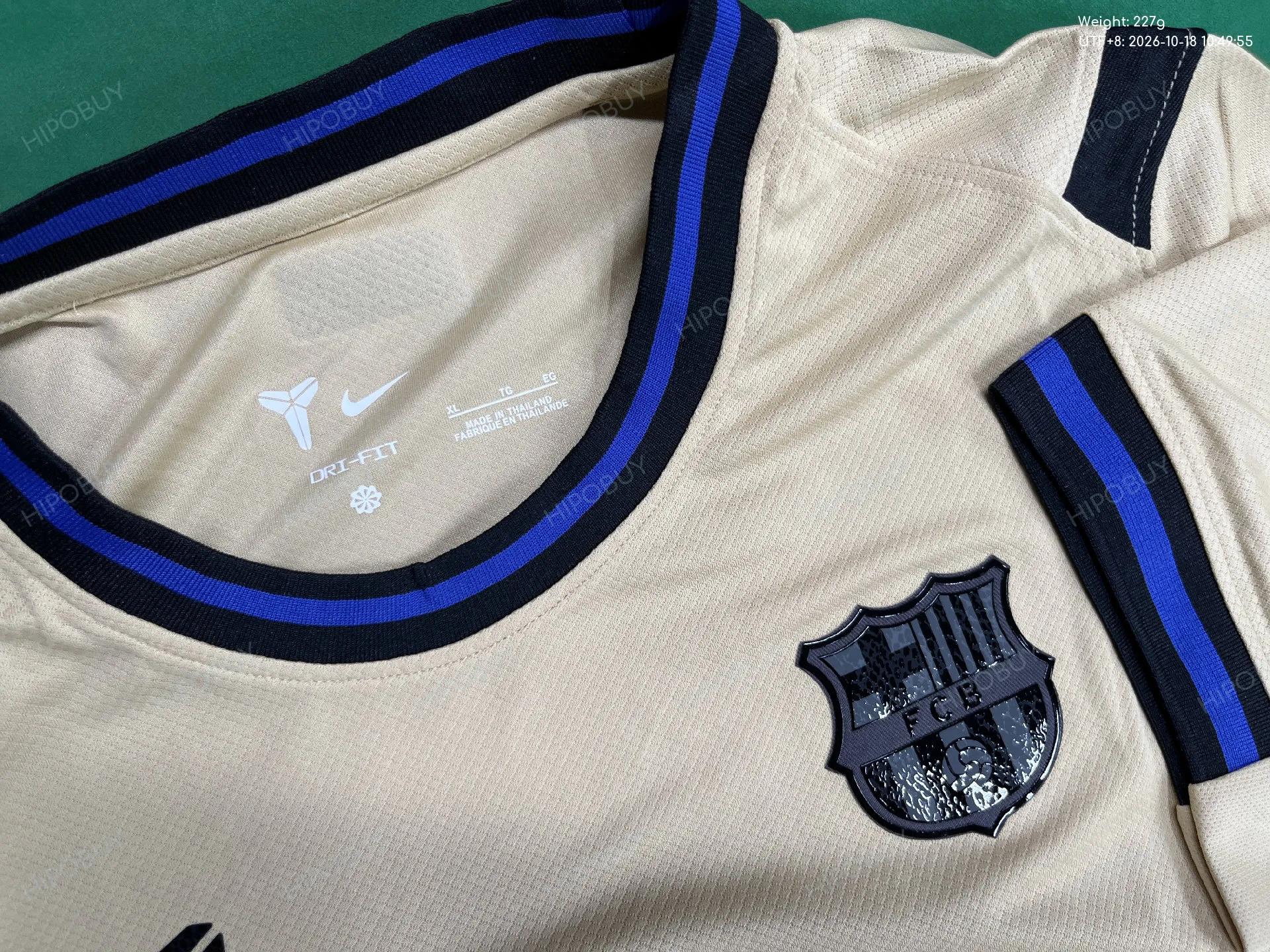 Foto QC 4 de Nike x Paris Saint-Germain 2025/26 Third Total 90 Jersey Sport Red