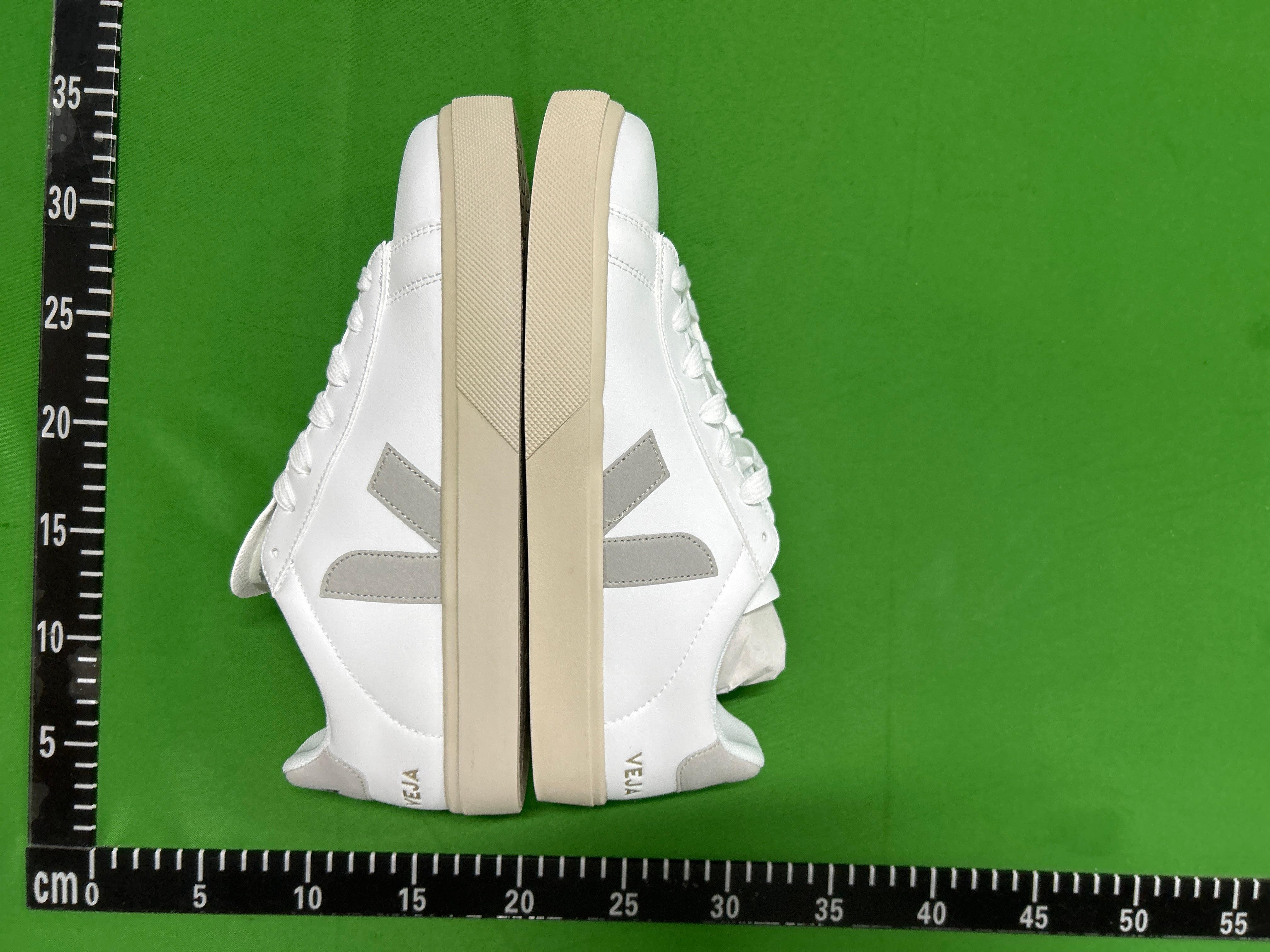 Foto QC 5 de Veja Campo Low ChromeFree Extra White Natural Suede CP0502920B