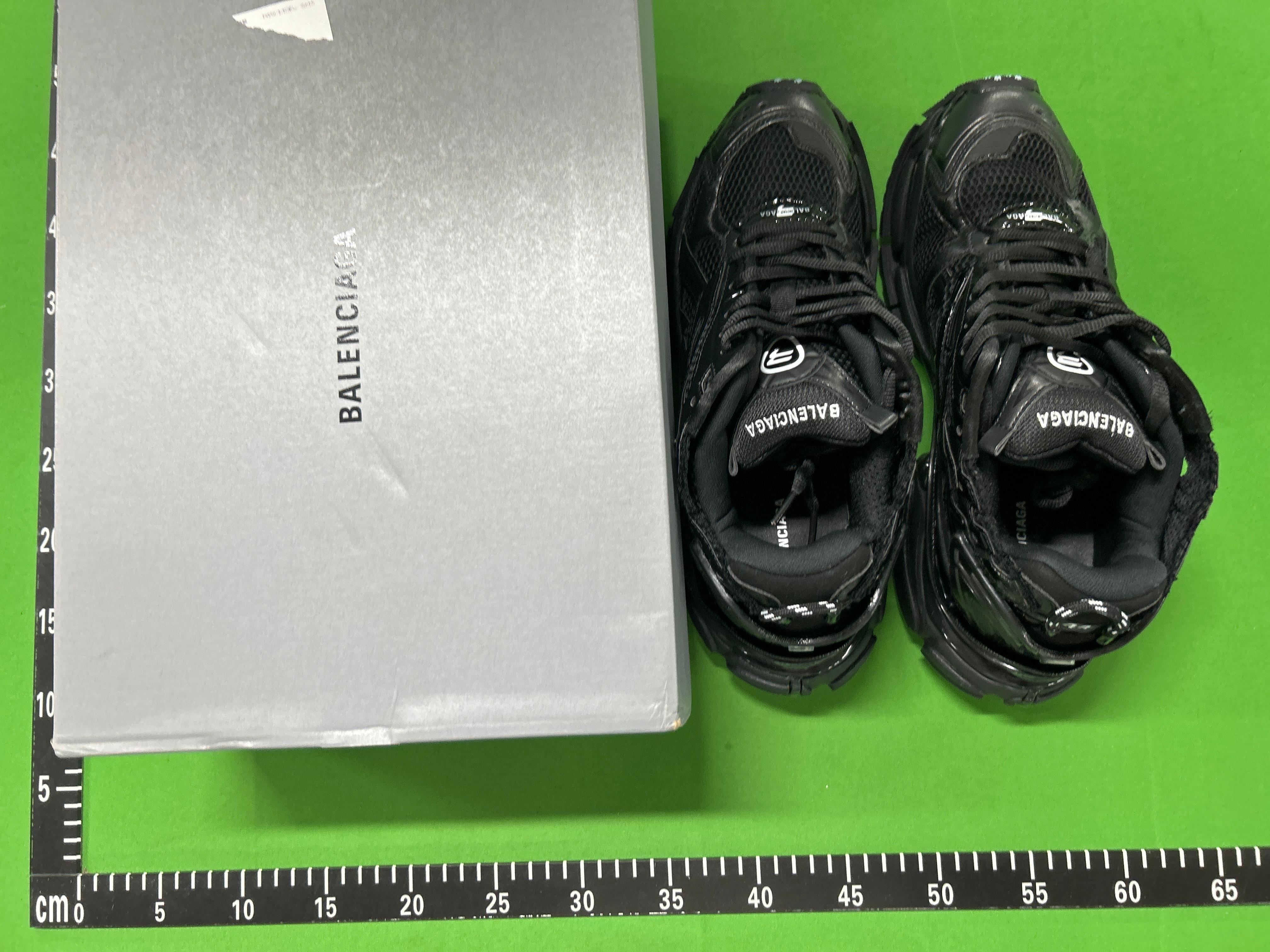 Foto QC 2 de Balenciaga Runner Sneaker 7.0 Kith Black Yellow 677403 W2RD3 0510