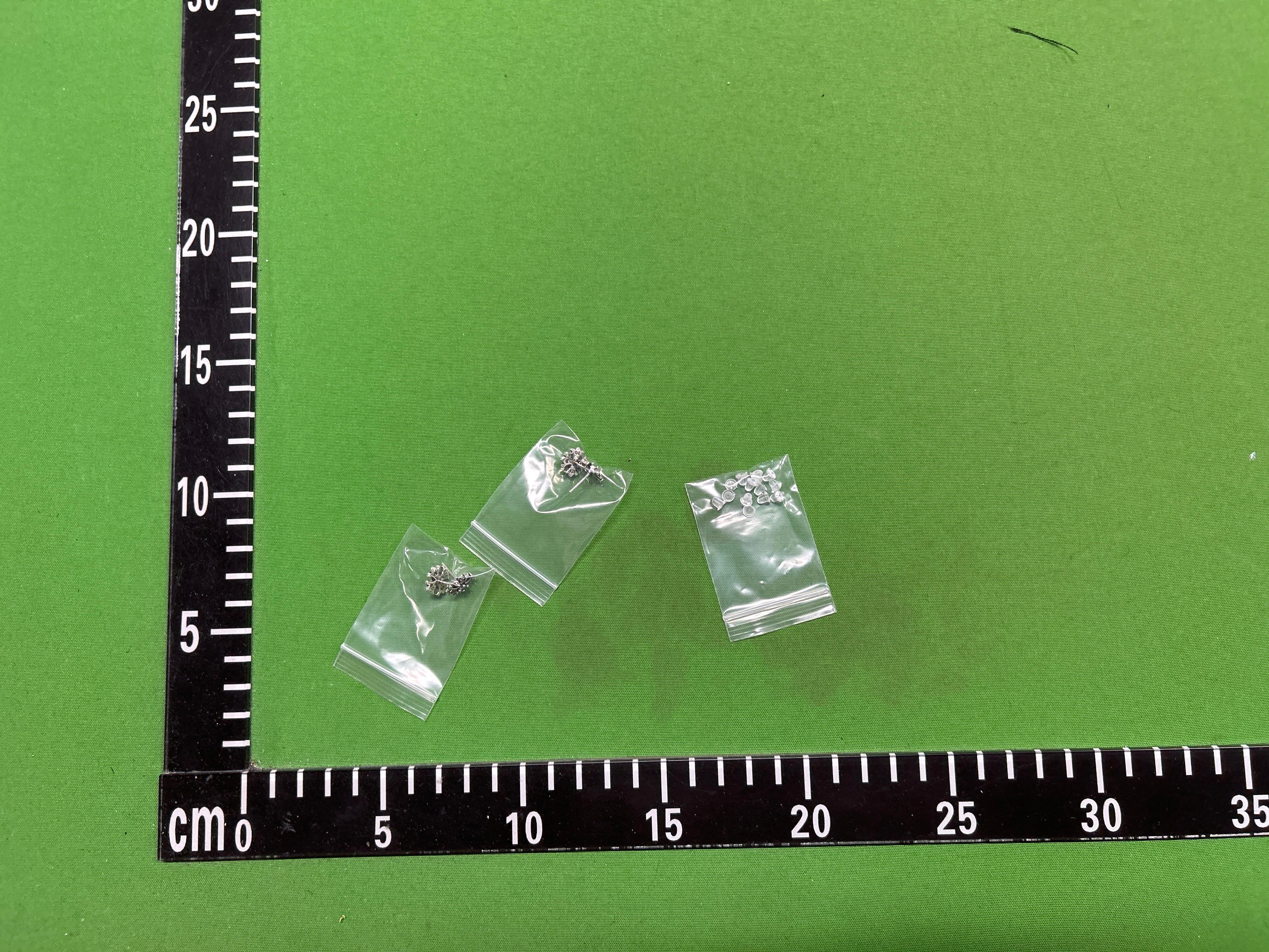 Foto QC 5 de Chrome Hearts Cross Earrings Silver Pink