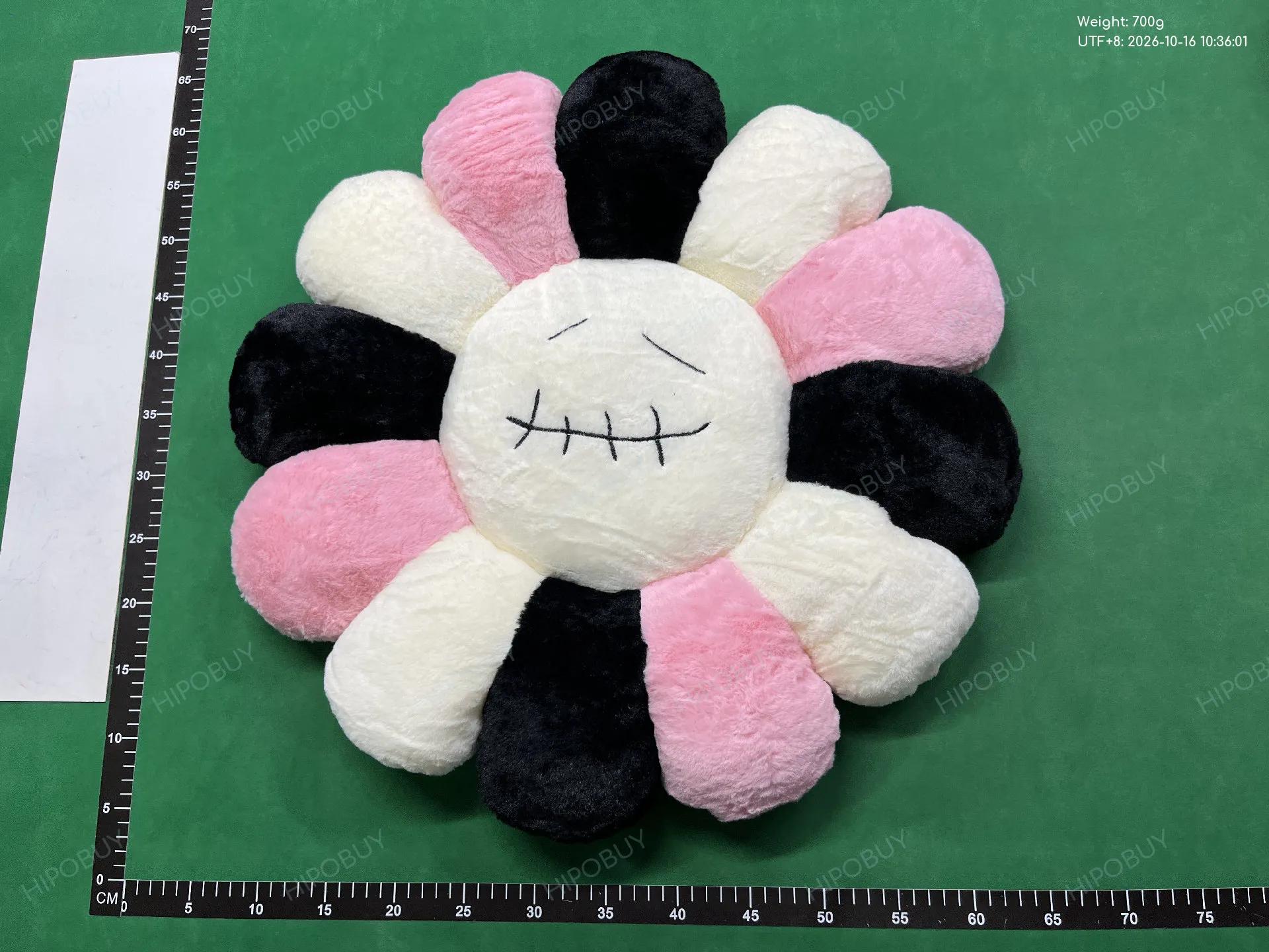 Foto QC 1 de Takashi Murakami Flower Cushion Blue/Black