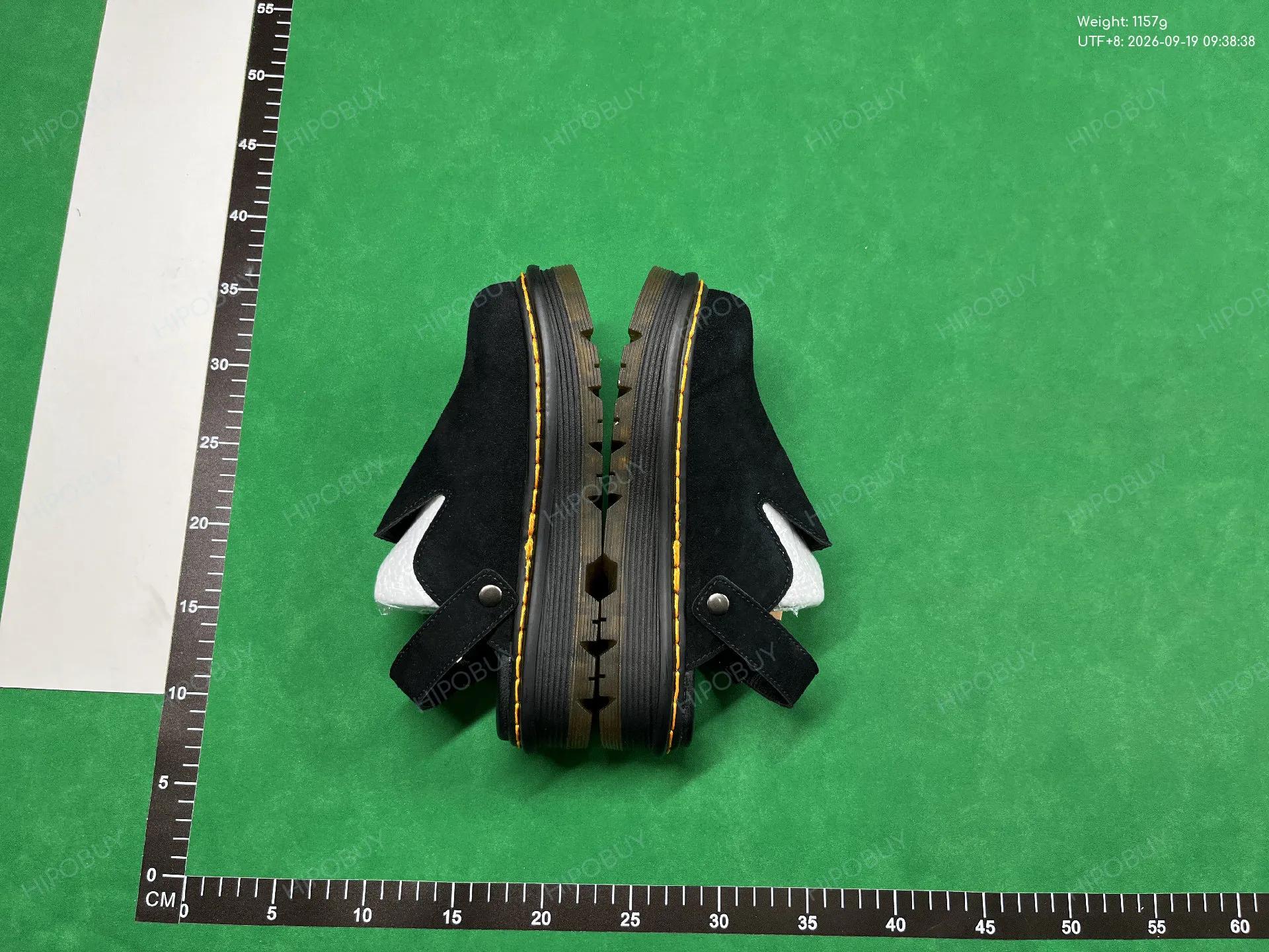 Foto QC 4 de Dr. Martens ZebZag Suede Platform Mule