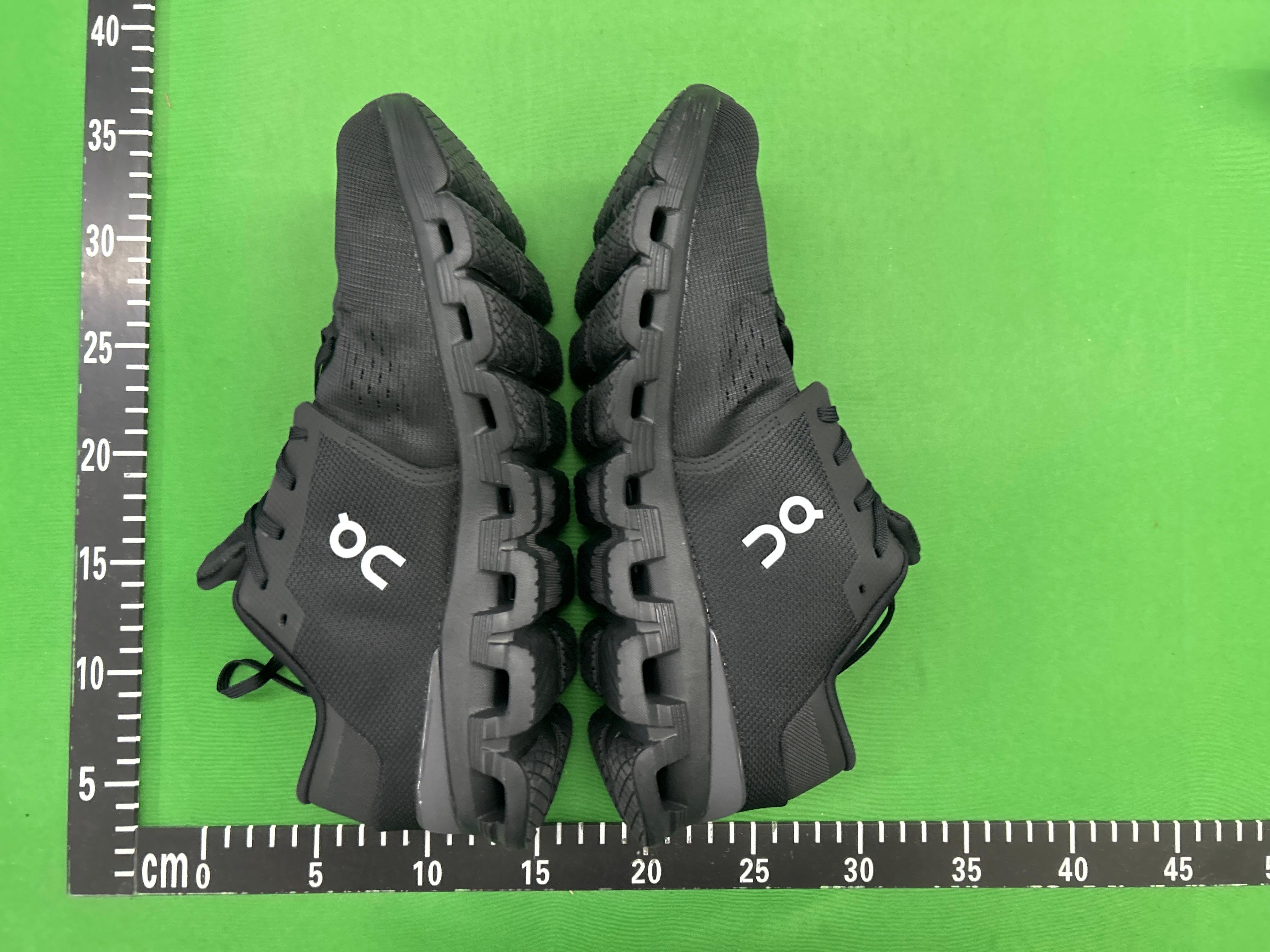 Foto QC 6 de On Cloud X 3 Low White Black 60.98706