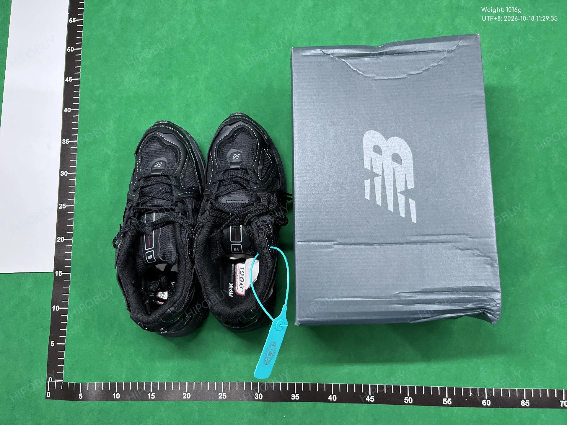 Foto QC 1 de New Balance 1906R Retro Triple Black M1906RK