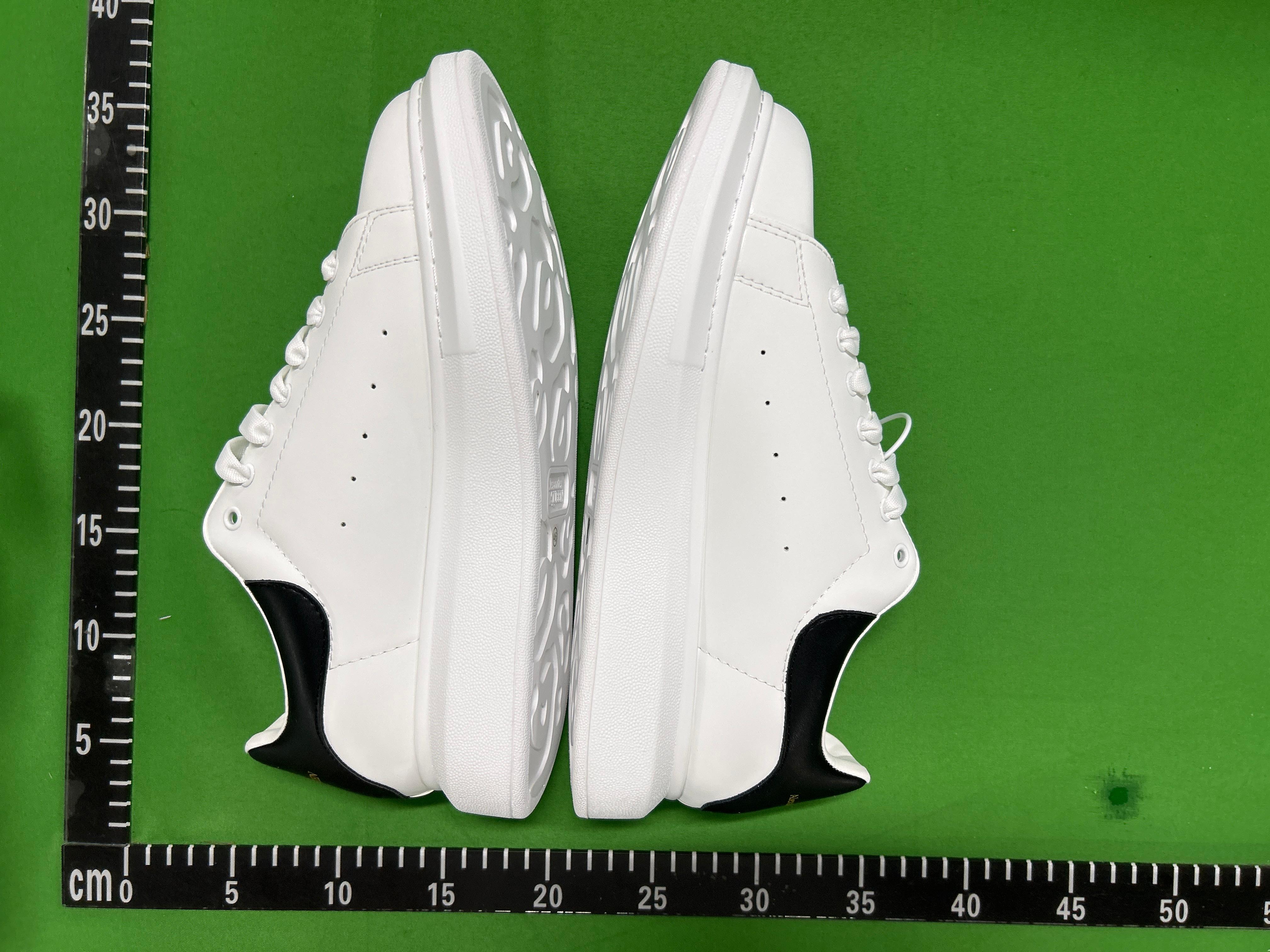 Foto QC 4 de Alexander McQueen Oversized Leather Sneakers Black White