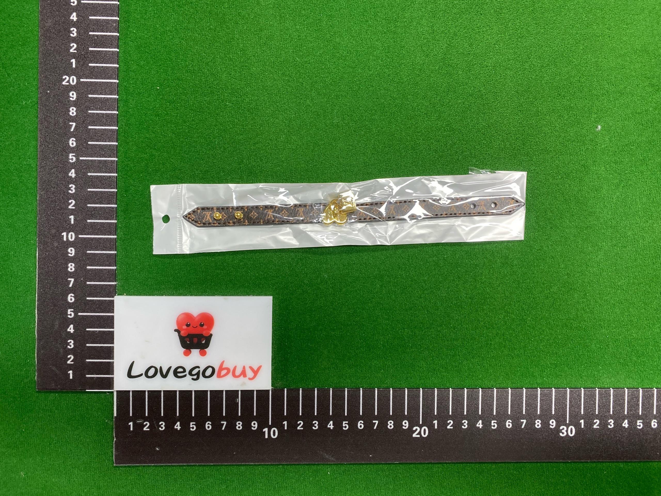 Foto QC 6 de Louis Vuitton Monogram Bracelet Metal Strass Gold