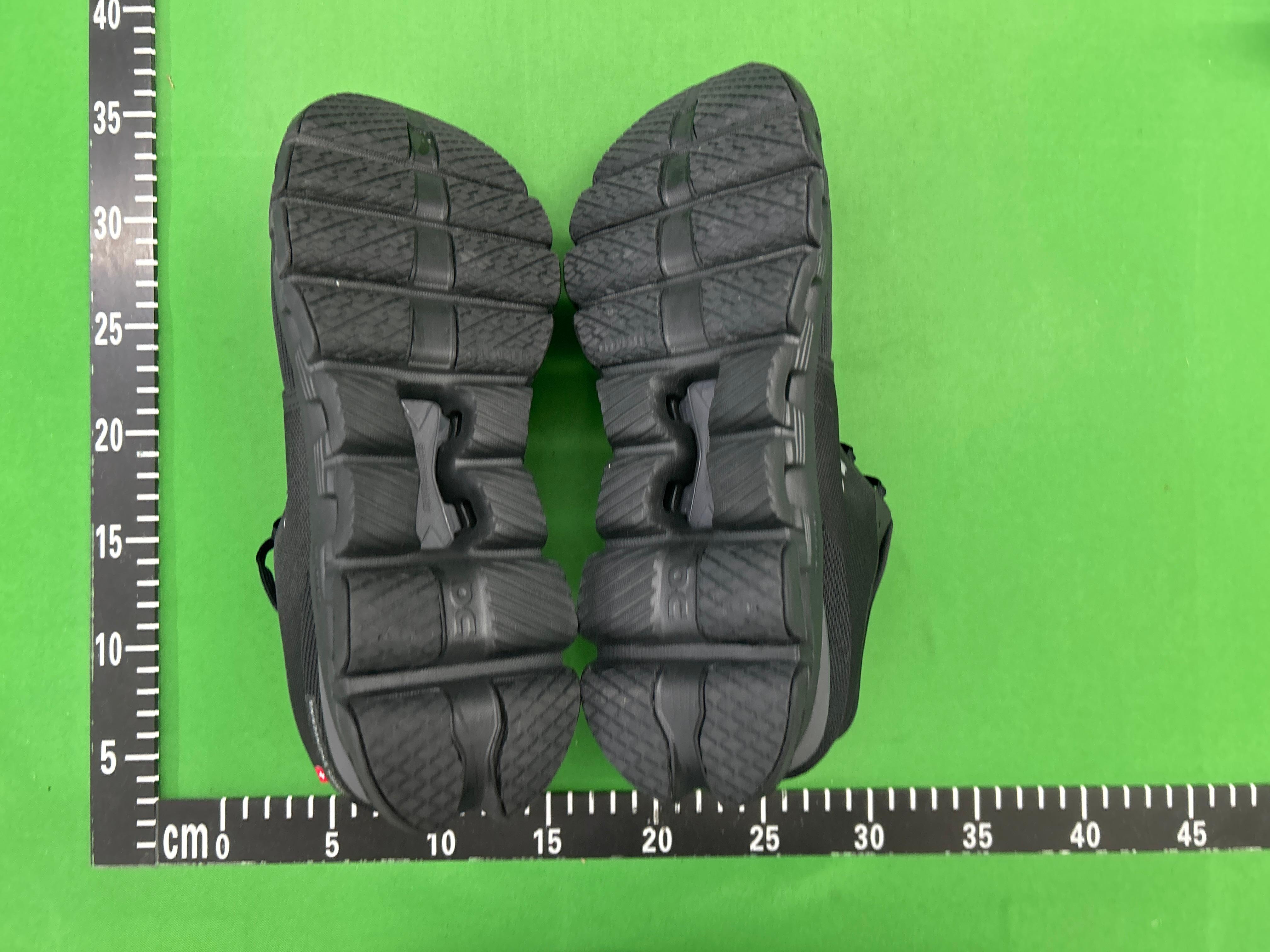 Foto QC 8 de On Cloud X 3 Low White Black 60.98706