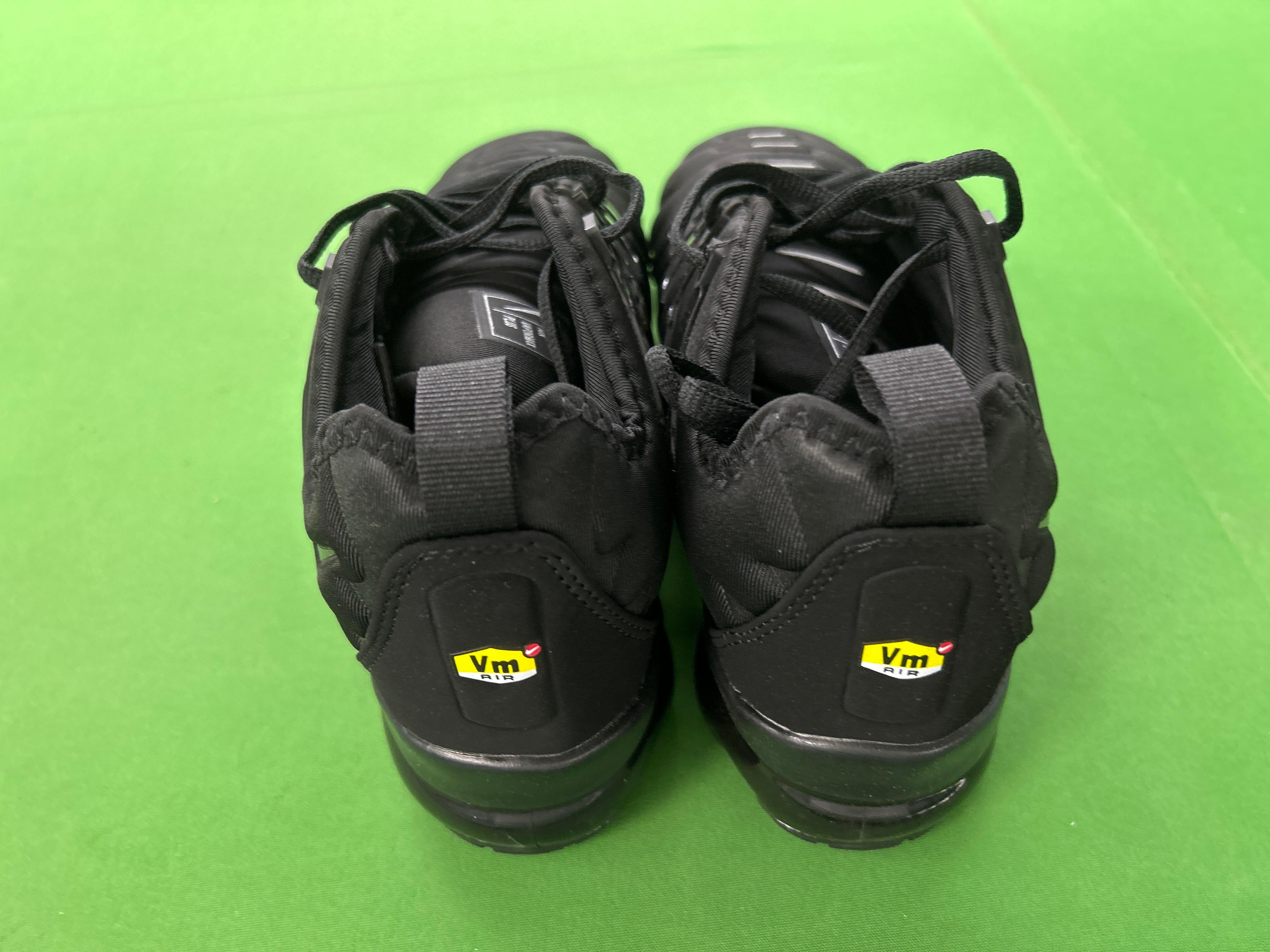 Foto QC 3 de Nike Air Vapormax Plus Black University Gold DH1063-001
