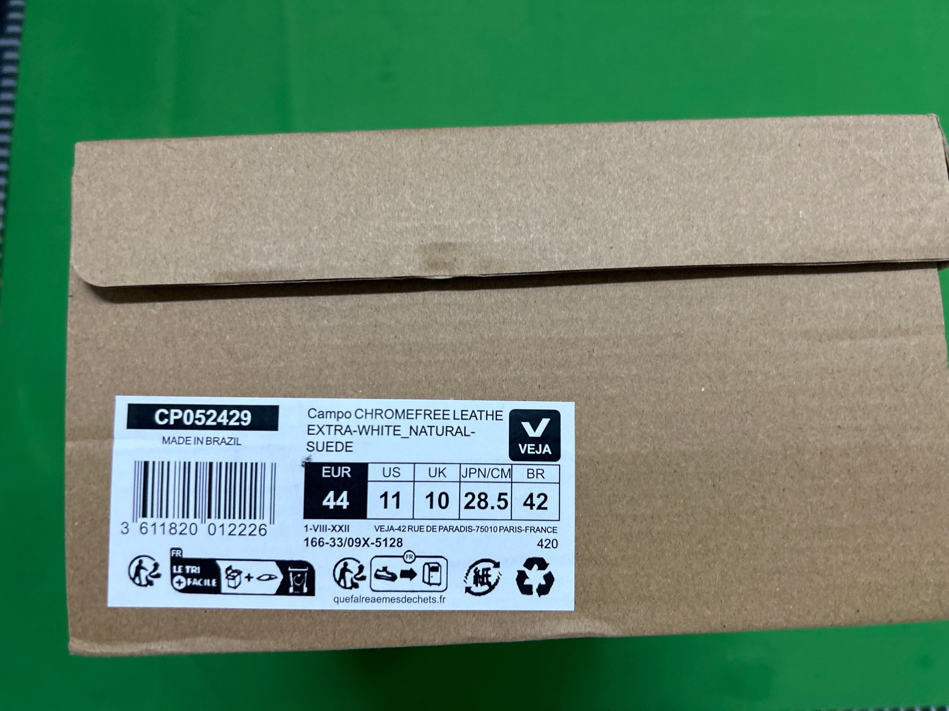 Foto QC 1 de Veja Campo Low ChromeFree Extra White Natural Suede CP0502920B