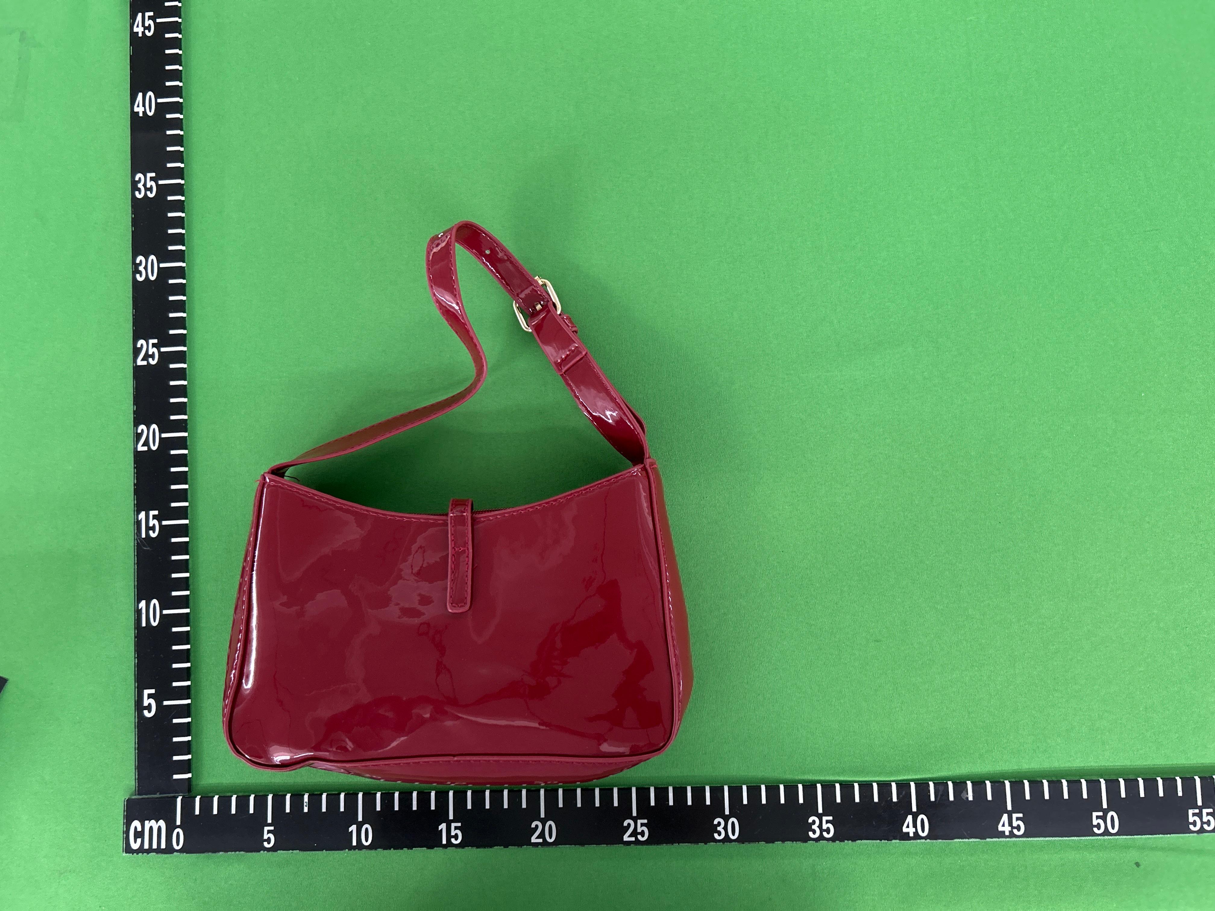 Foto QC 4 de Saint Laurent Le 5 à 7 Burgundy Patent Leather