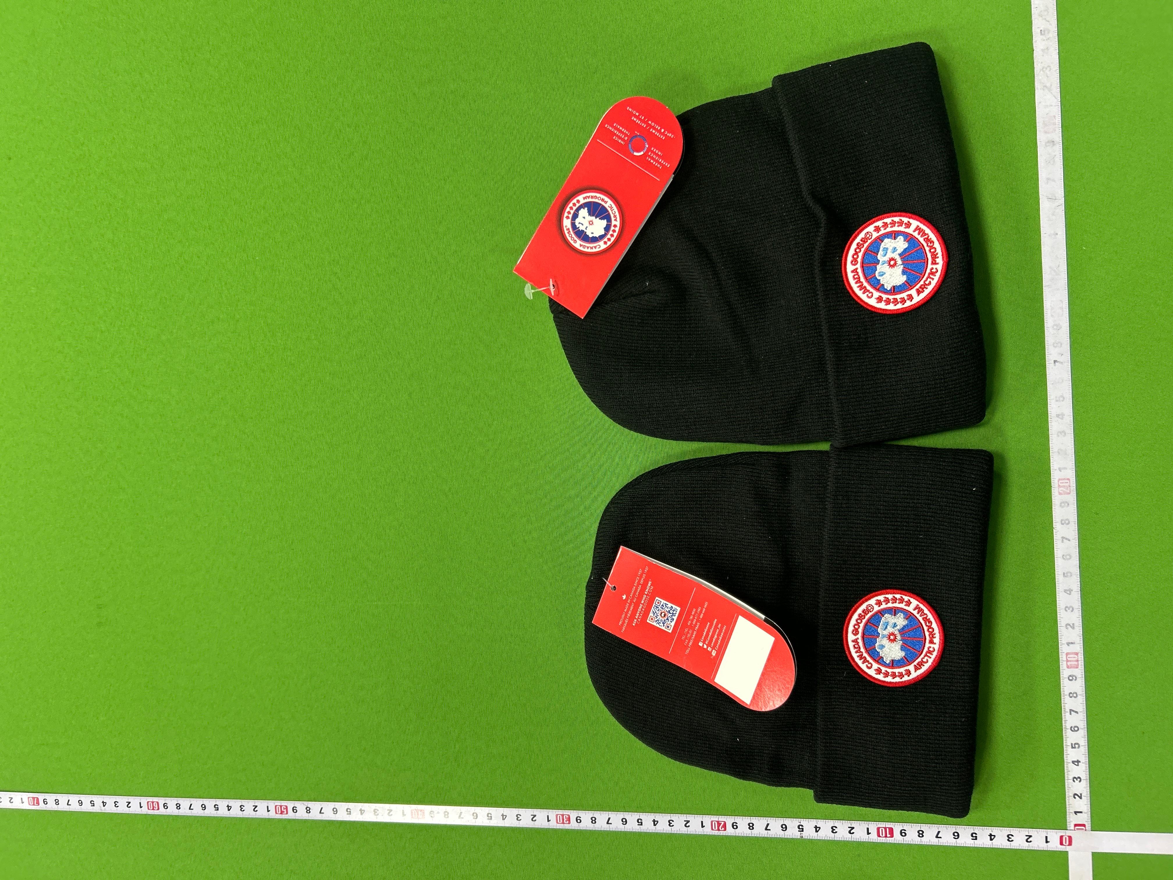 Foto QC 1 de Canada Goose Arctic Disc Beanie Black