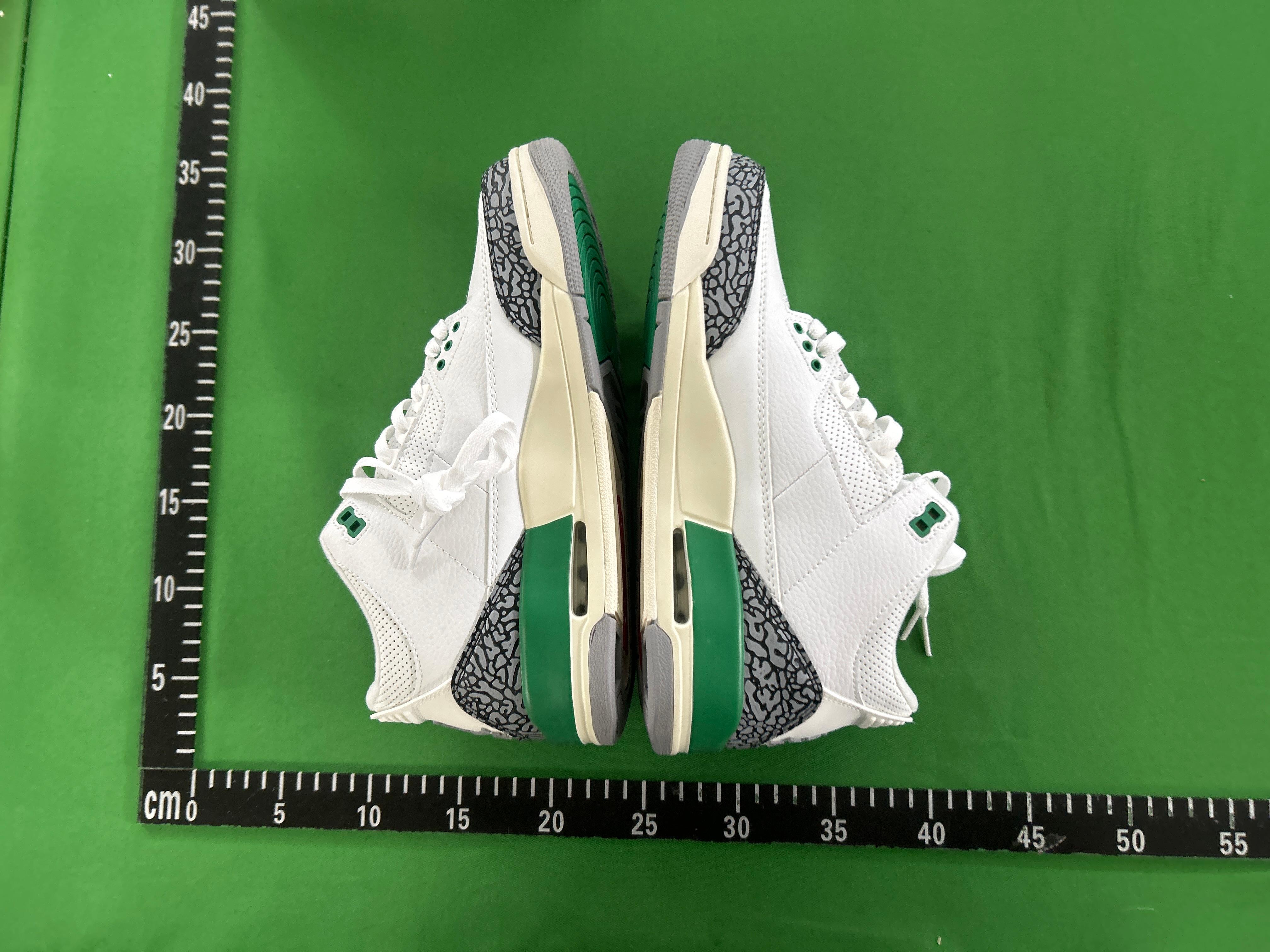 Foto QC 4 de Jordan 3 Retro Black Cat 136064-002