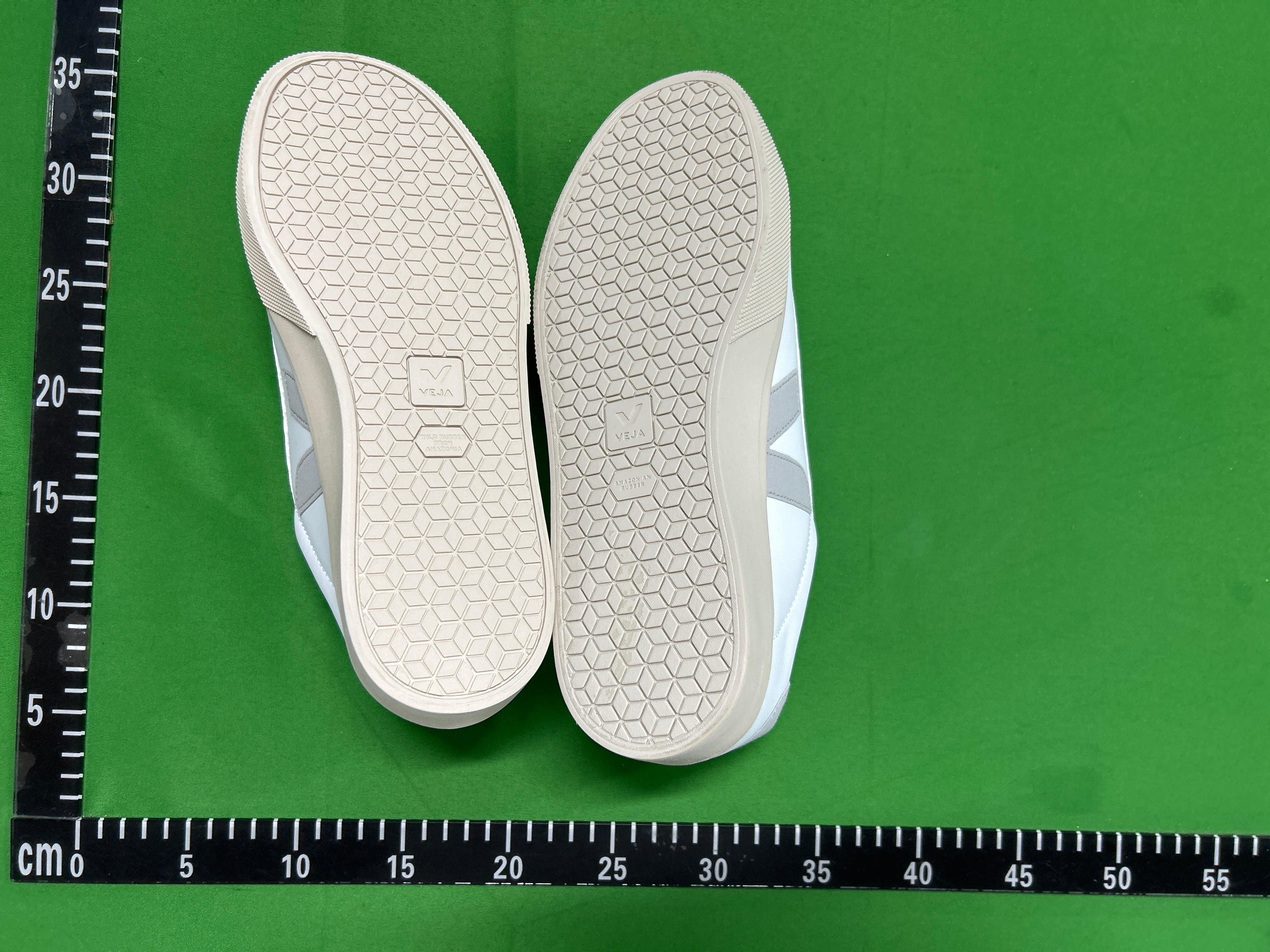 Foto QC 6 de Veja Campo Low ChromeFree Extra White Natural Suede CP0502920B