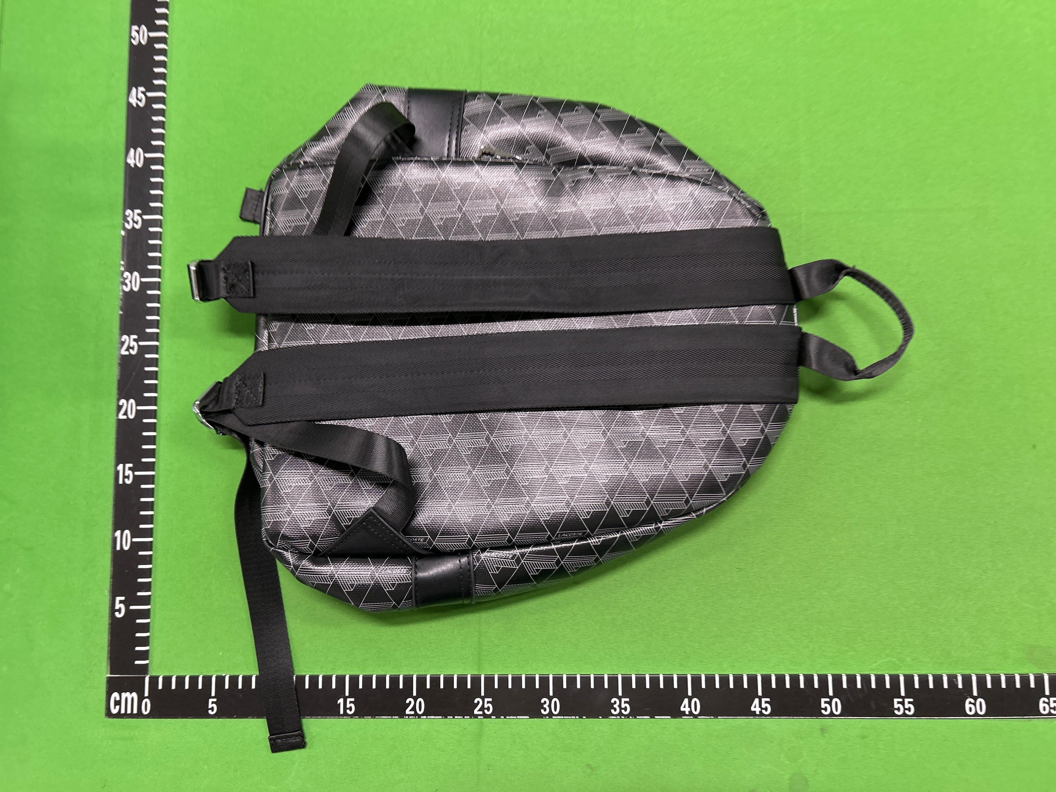 Foto QC 2 de Lacoste The Blend Monogram Backpack Black Canvas