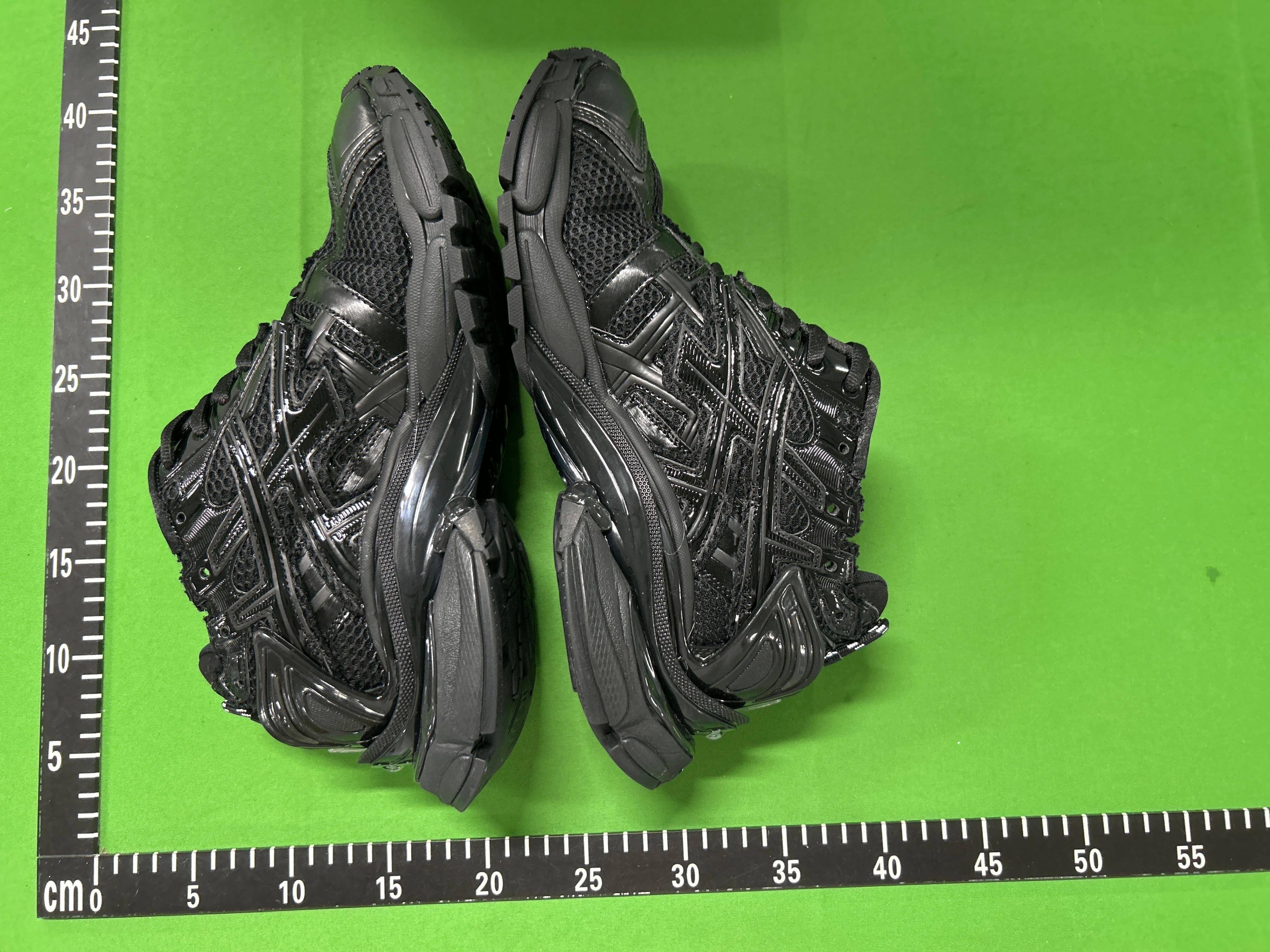 Foto QC 6 de Balenciaga Runner Sneaker 7.0 Kith Black Yellow 677403 W2RD3 0510