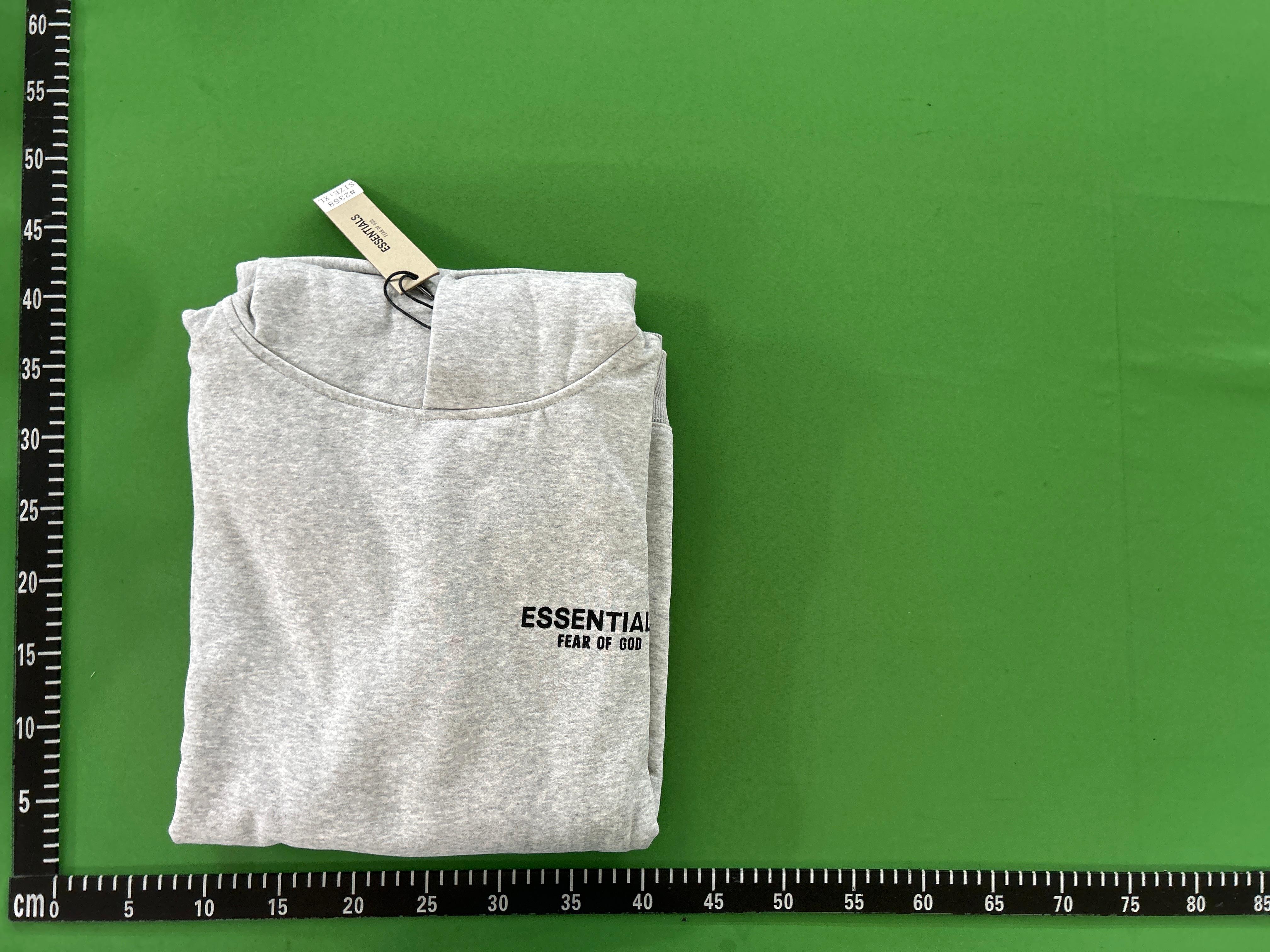Foto QC 5 de Fear of God Essentials Hoodie Flocked Logo Grey