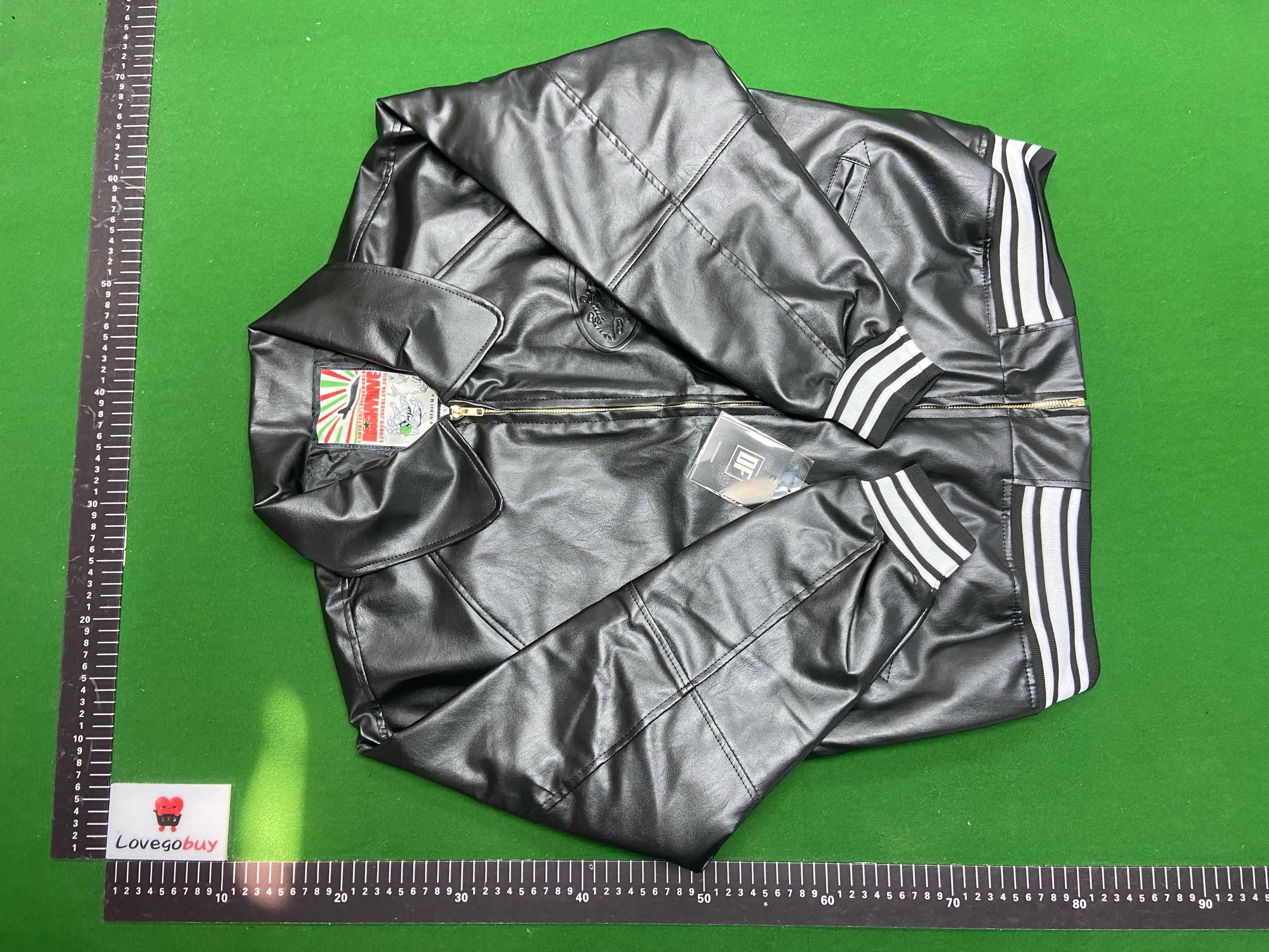 Foto QC 2 de Other Brand AC Milan Varsity Jacket Embroidered Black