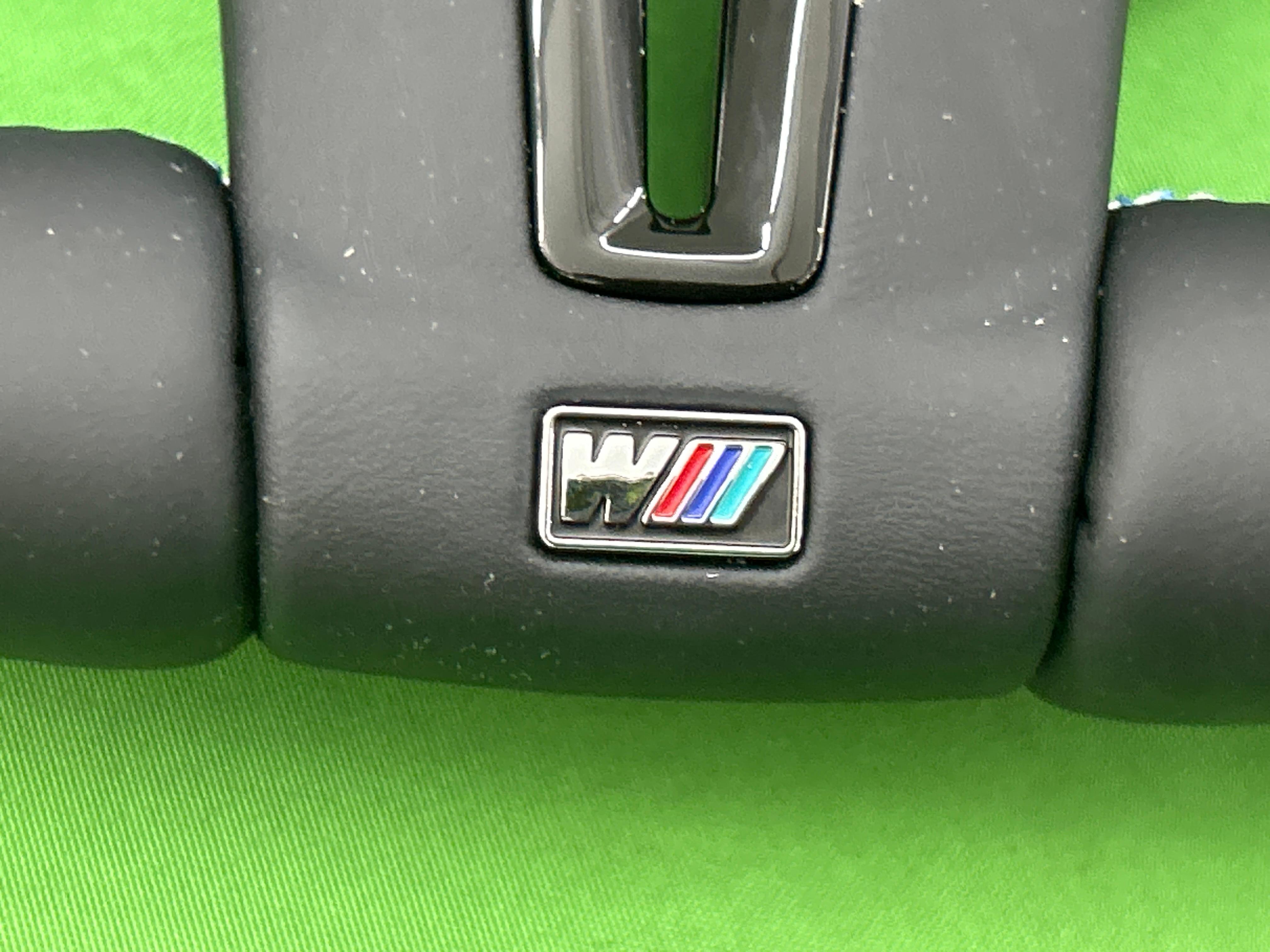 Foto QC 6 de BMW Flat-Bottom Sports Steering Wheel Black