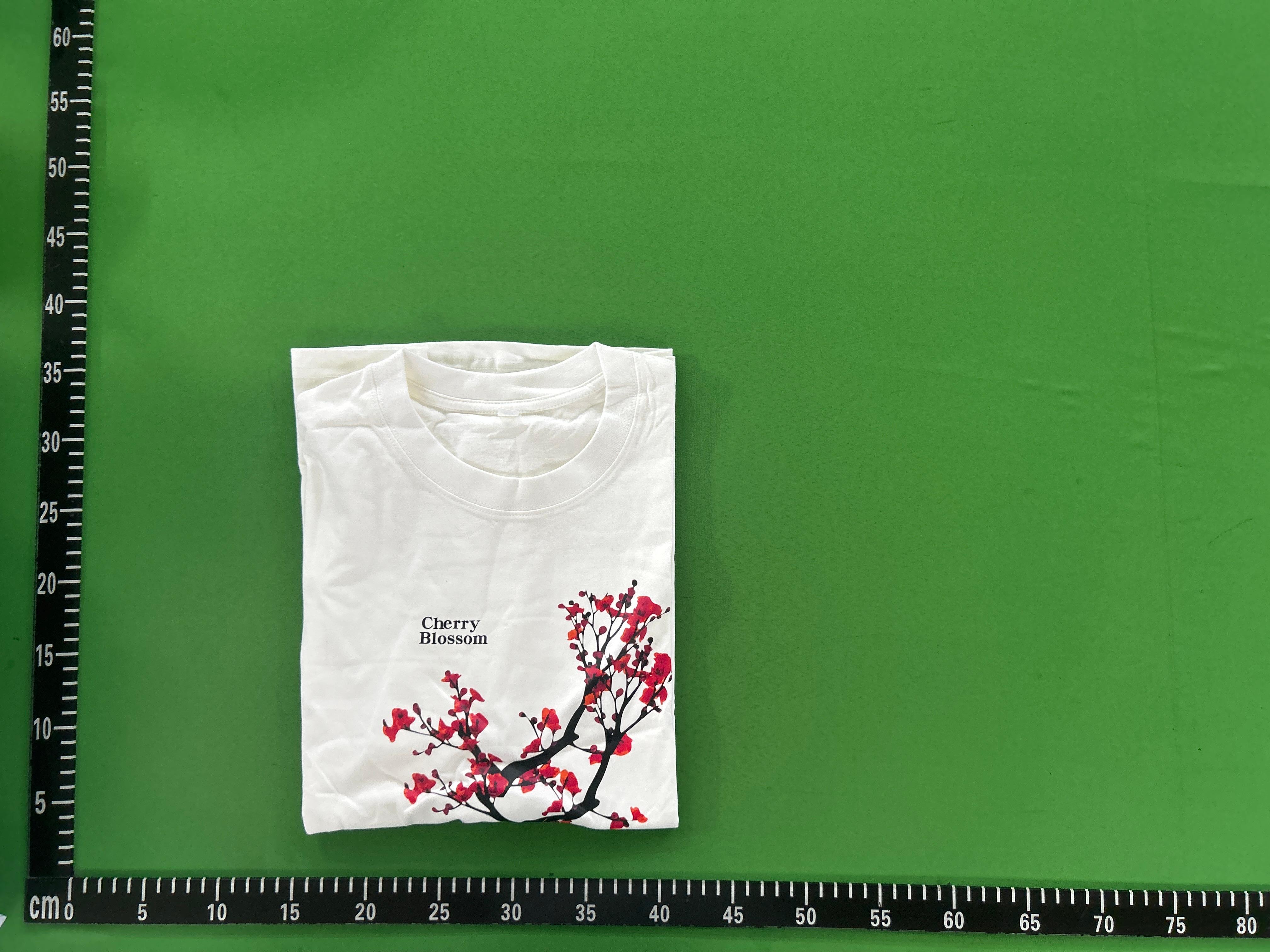 Foto QC 1 de Other T-shirt Lily of the Valley Print Black