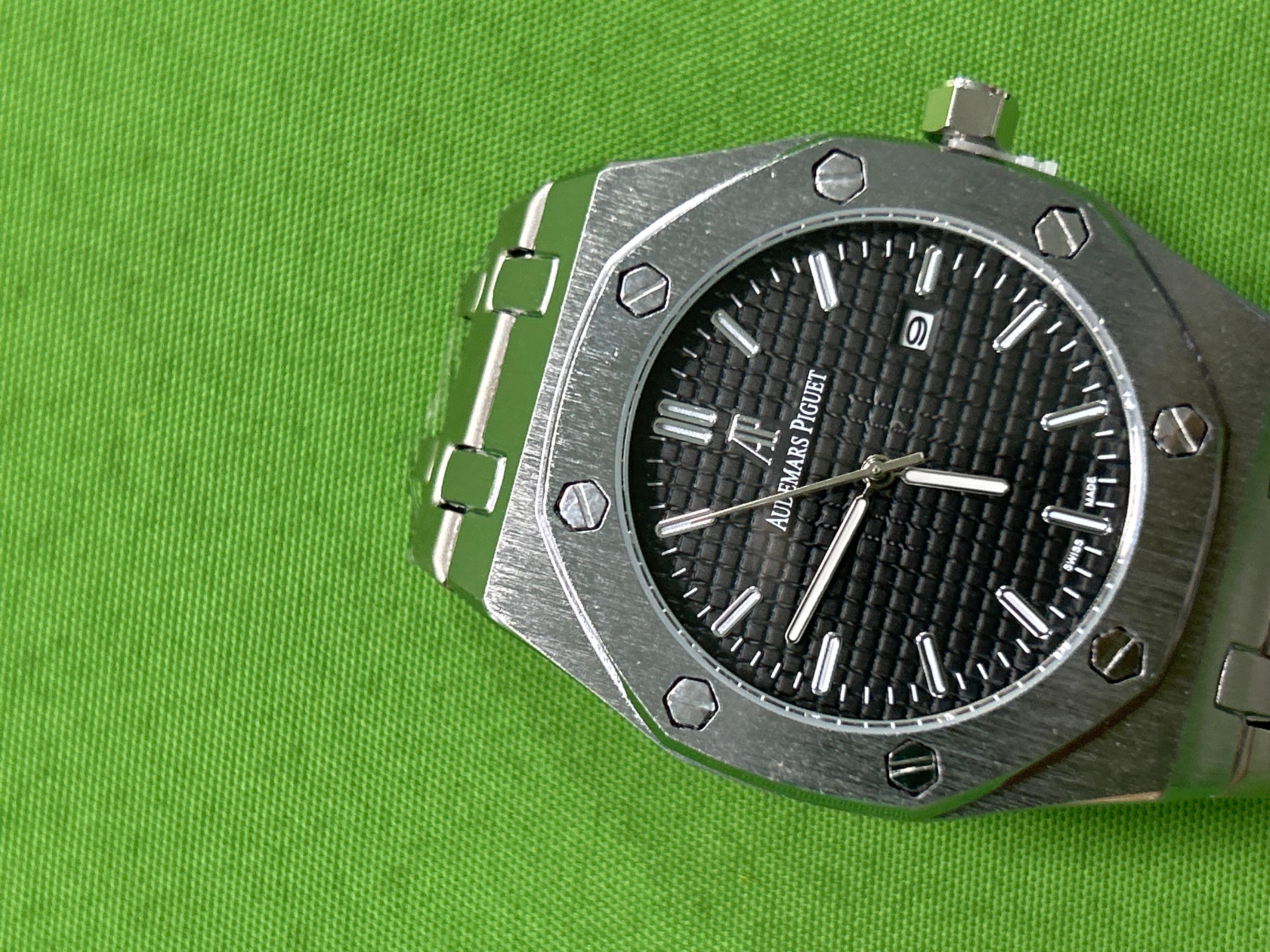Foto QC 6 de Audemars Piguet Royal Oak Selfwinding Frosted Gold 15454BC.GG.1259BC.01