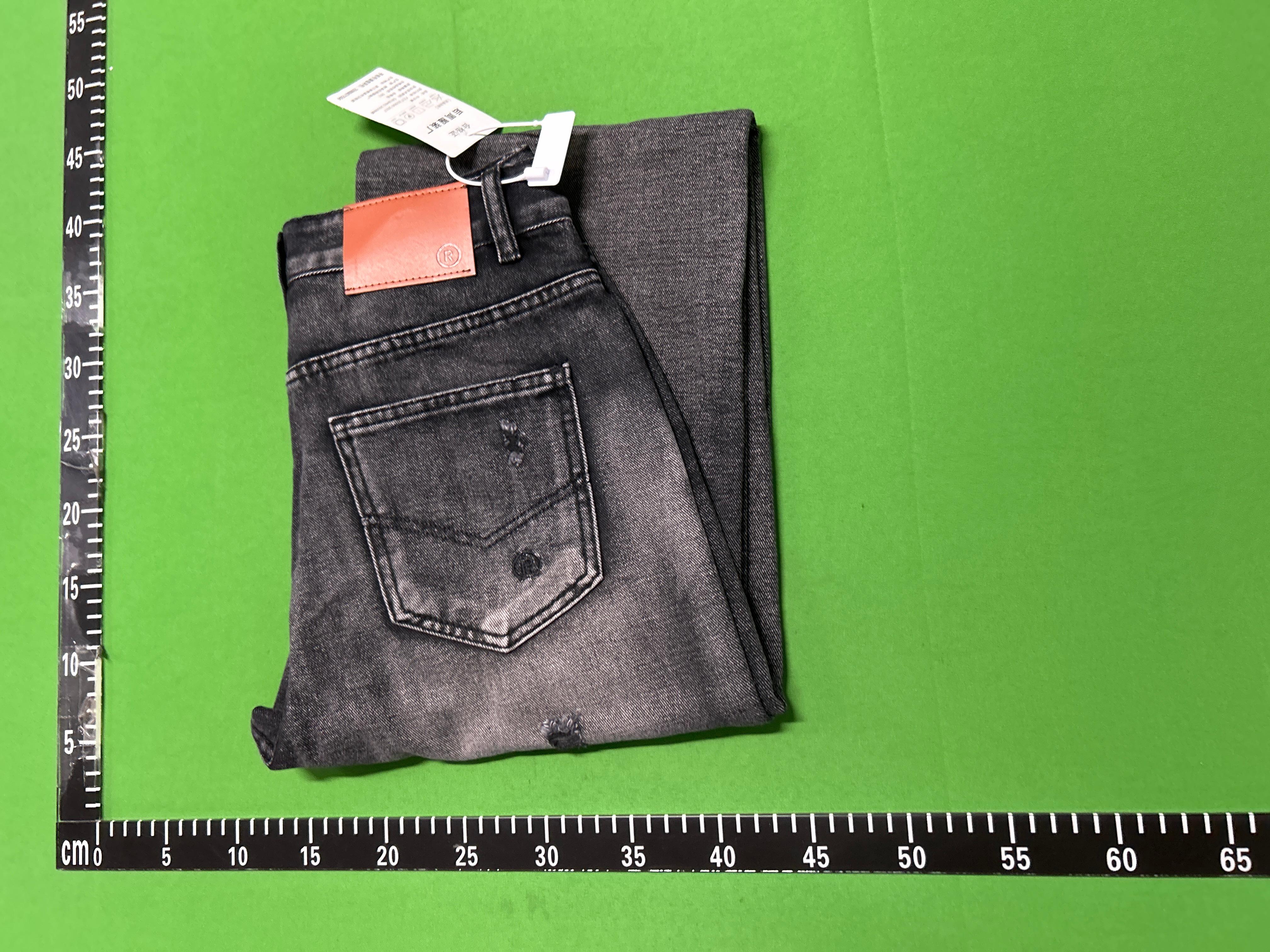 Foto QC 1 de Revenge Denim Shorts Distressed Raw Edge