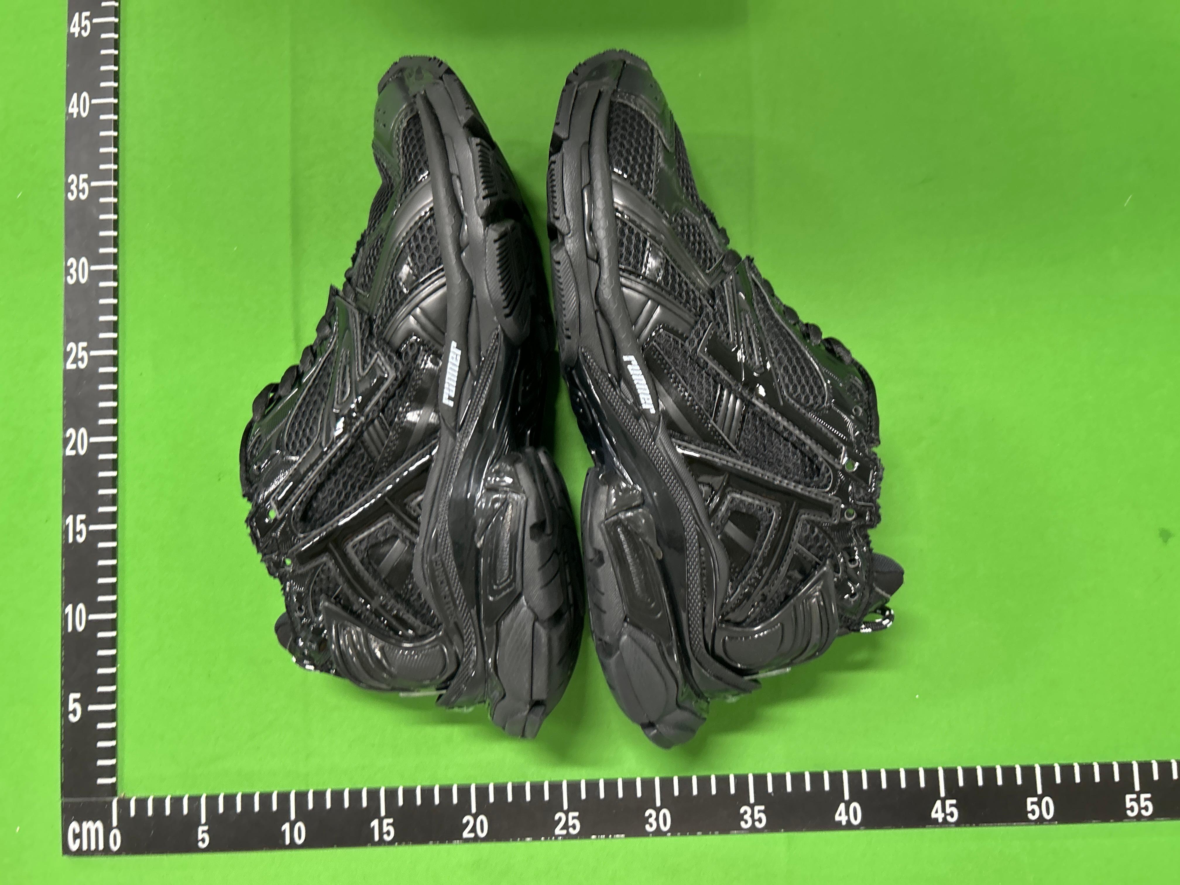Foto QC 7 de Balenciaga Runner Sneaker 7.0 Kith Black Yellow 677403 W2RD3 0510