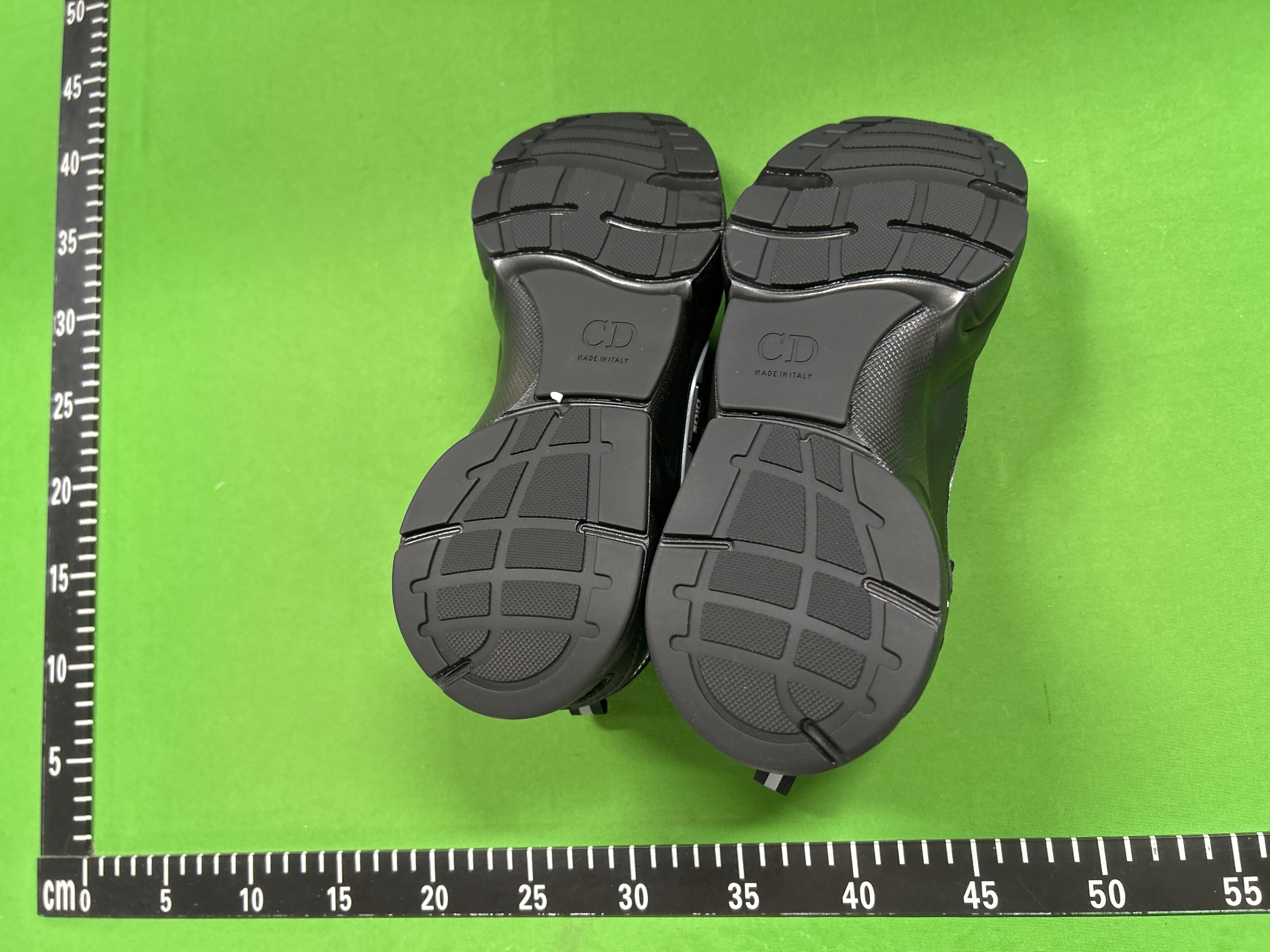 Foto QC 6 de Dior B22 Sneakers Mesh Leather Black White