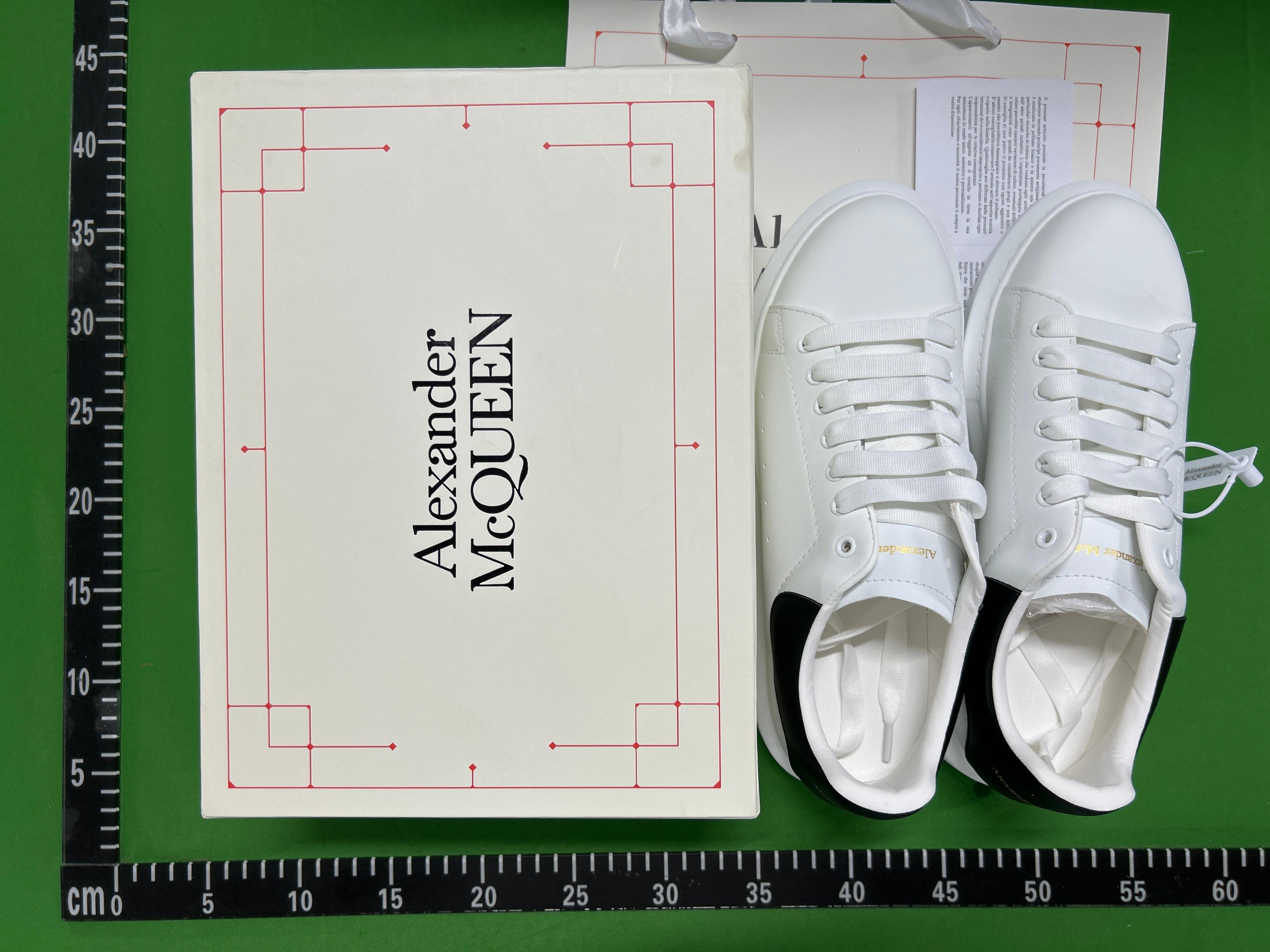 Foto QC 2 de Alexander McQueen Oversized Leather Sneakers Black White
