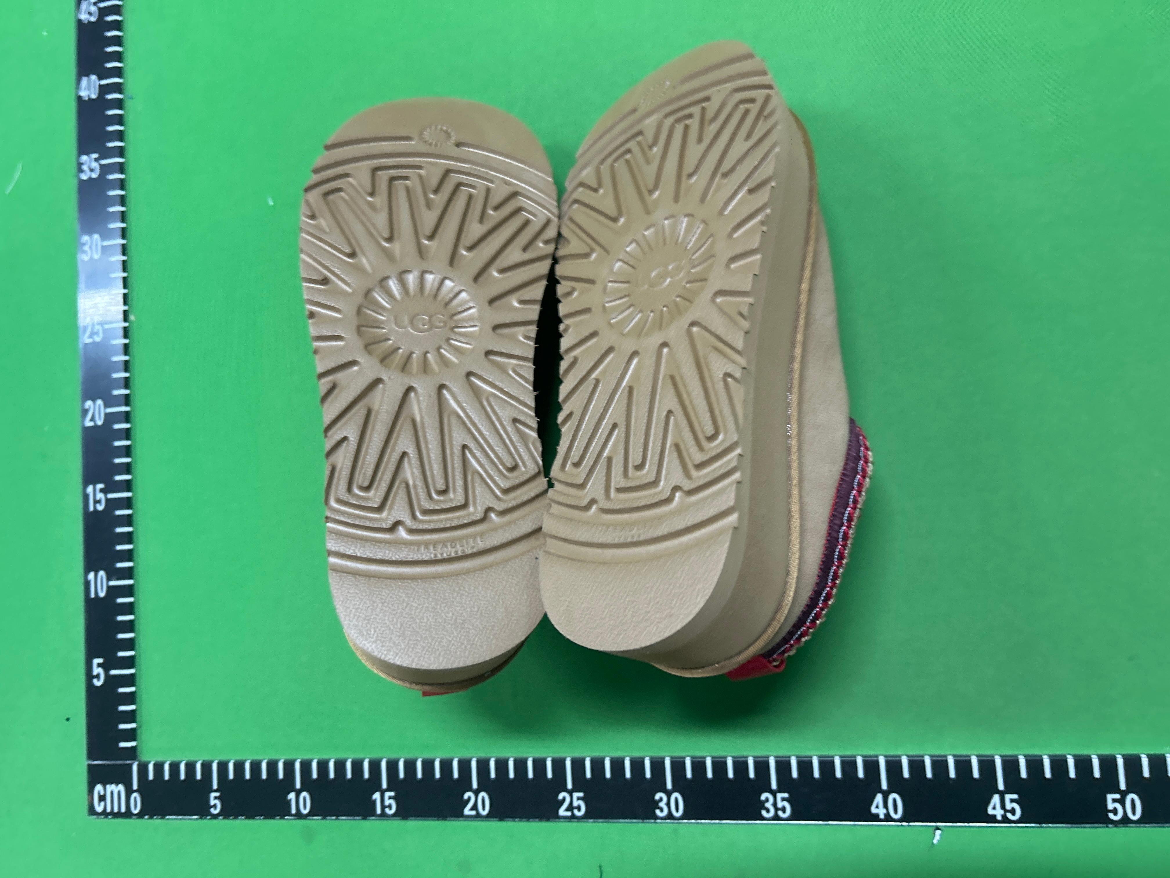 Foto QC 6 de UGG Lowmel Suede Chestnut