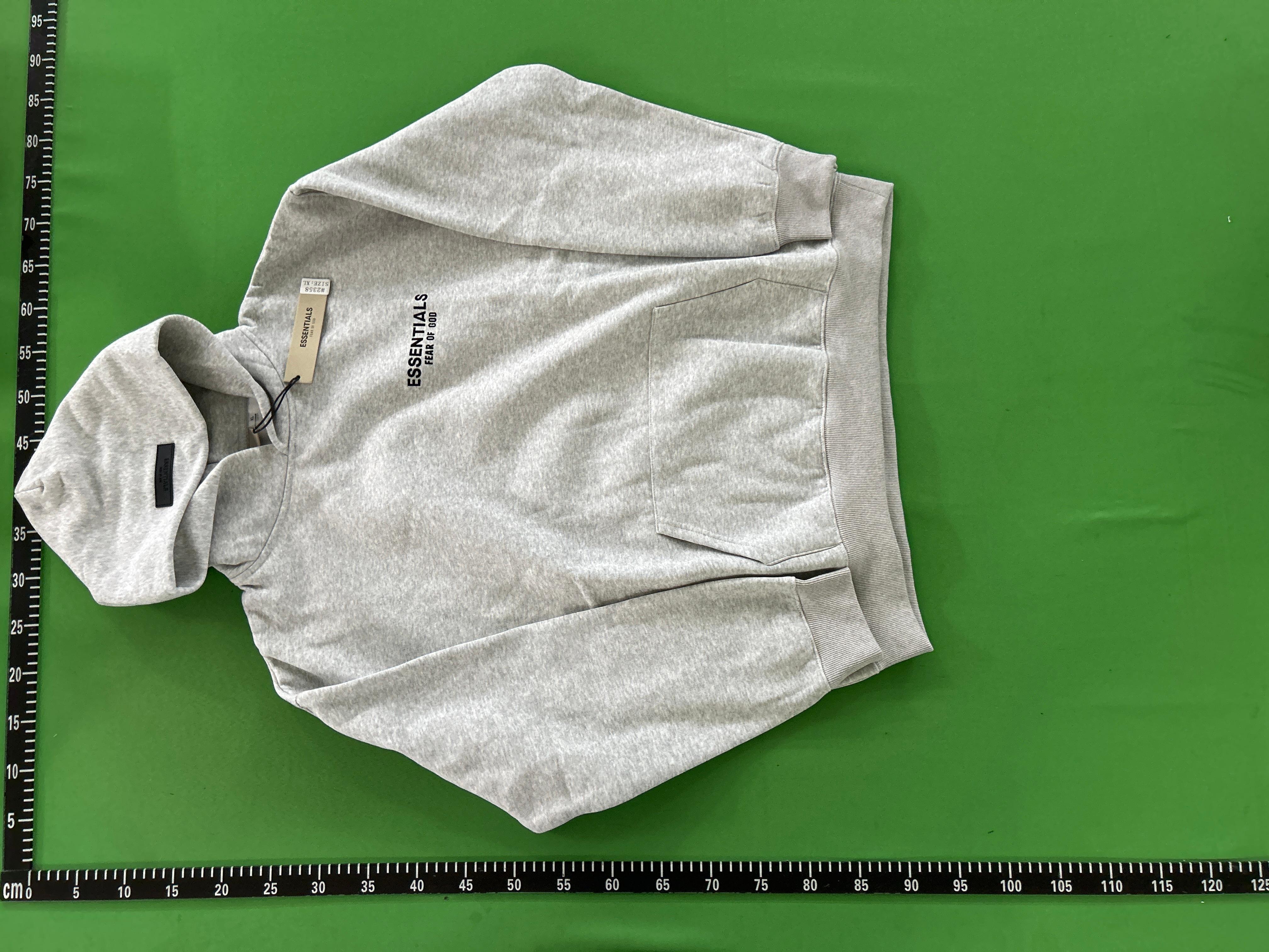 Foto QC 7 de Fear of God Essentials Hoodie Flocked Logo Grey