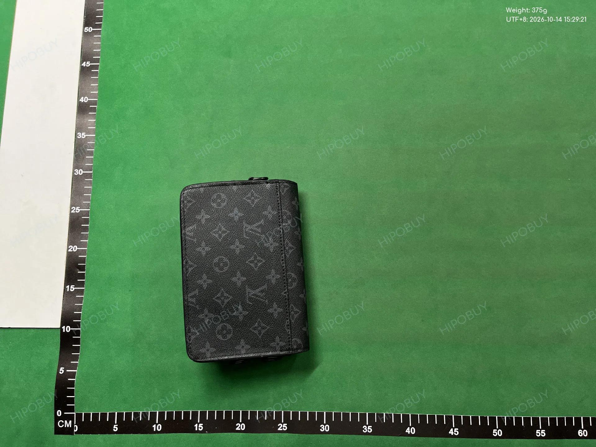 Foto QC 2 de Louis Vuitton LV Aerogram Messenger 21 Grey Grained Leather