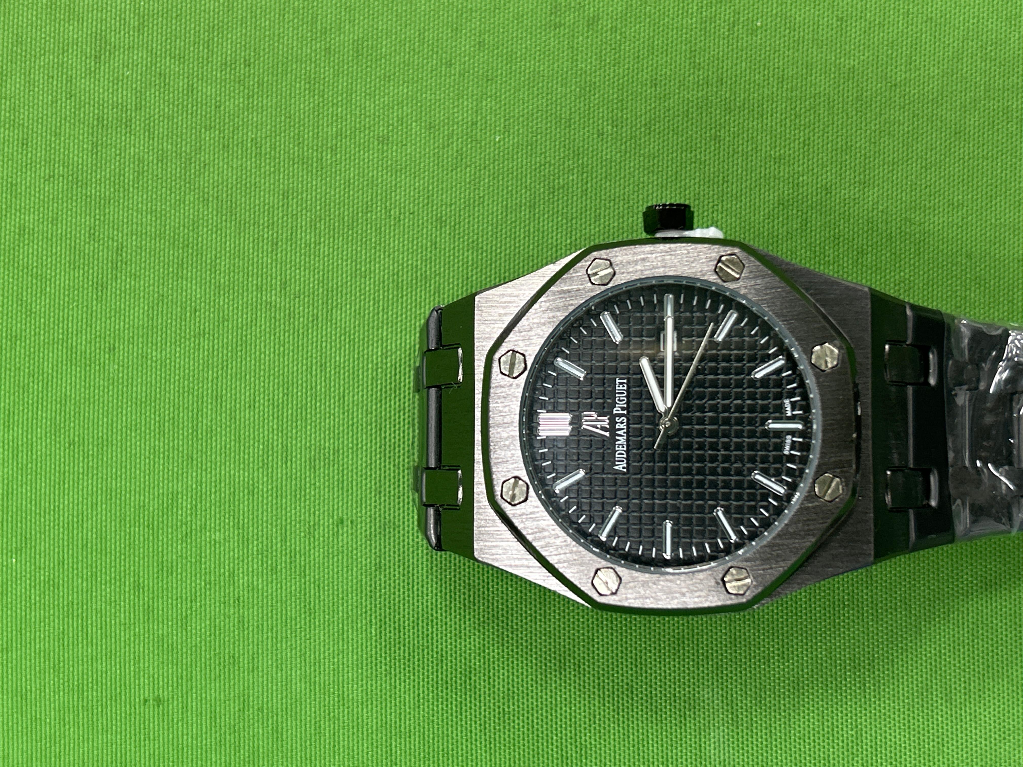 Foto QC 2 de Audemars Piguet Royal Oak Selfwinding Frosted Gold 15454BC.GG.1259BC.01