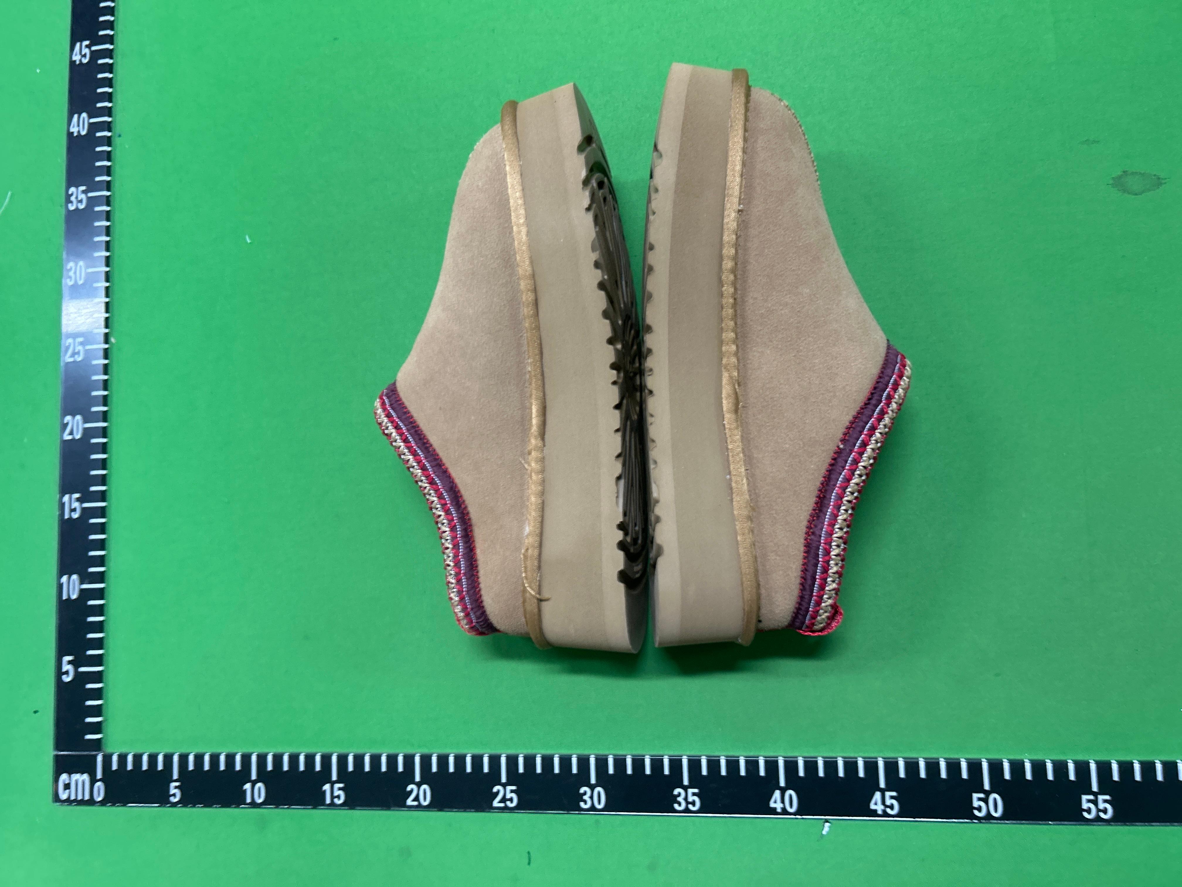 Foto QC 4 de UGG Lowmel Suede Chestnut