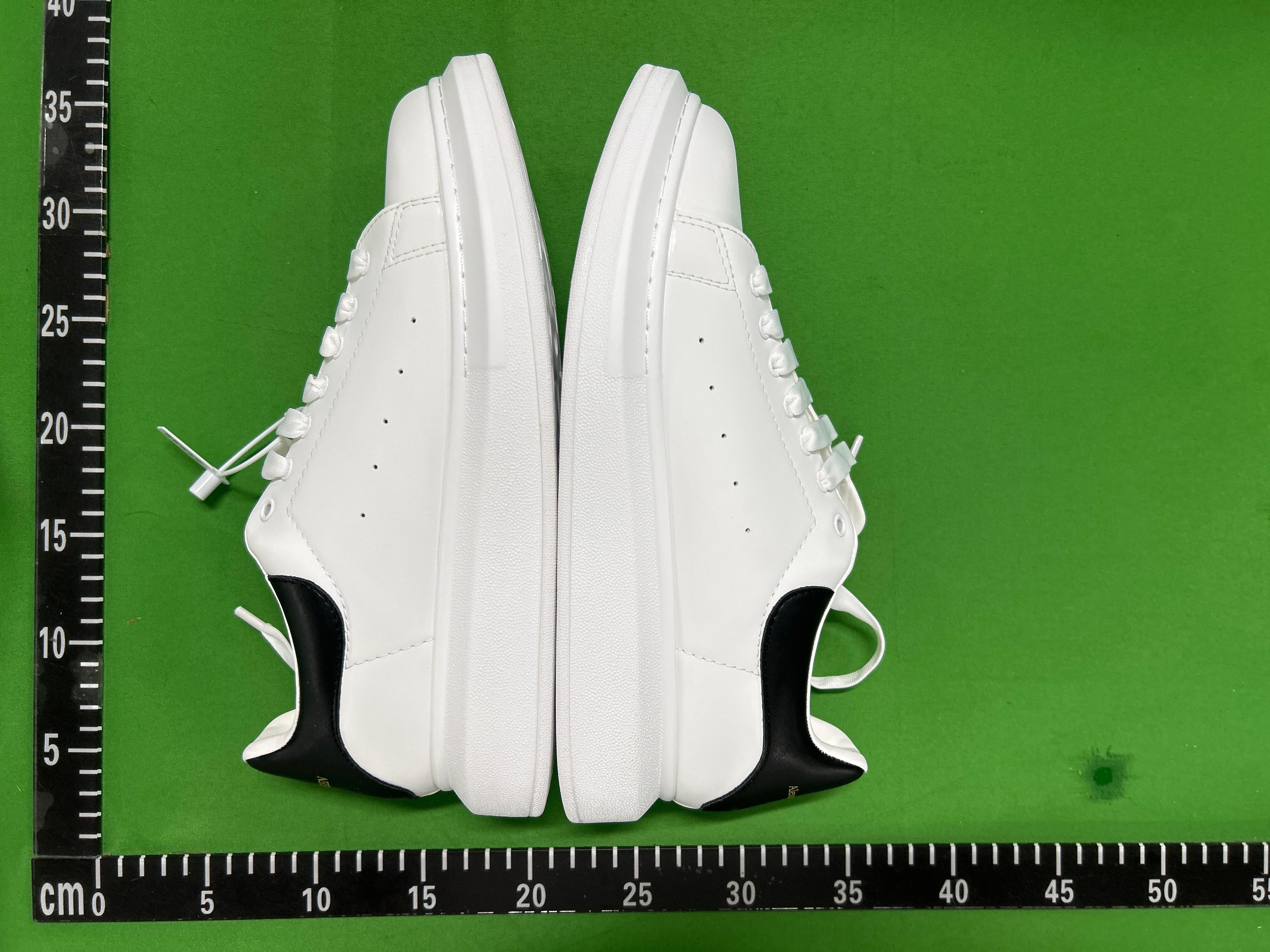 Foto QC 5 de Alexander McQueen Oversized Leather Sneakers Black White
