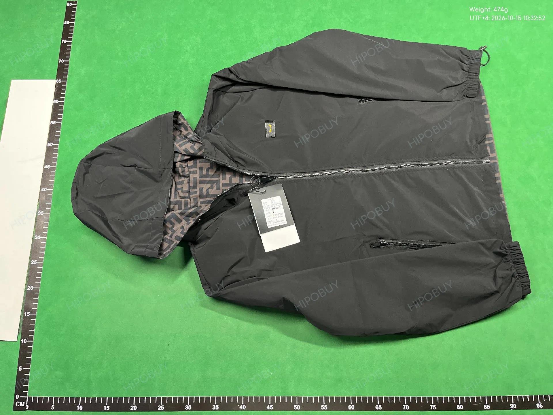 Foto QC 2 de Fendi FF Motif Hooded Jacket Reversible Black