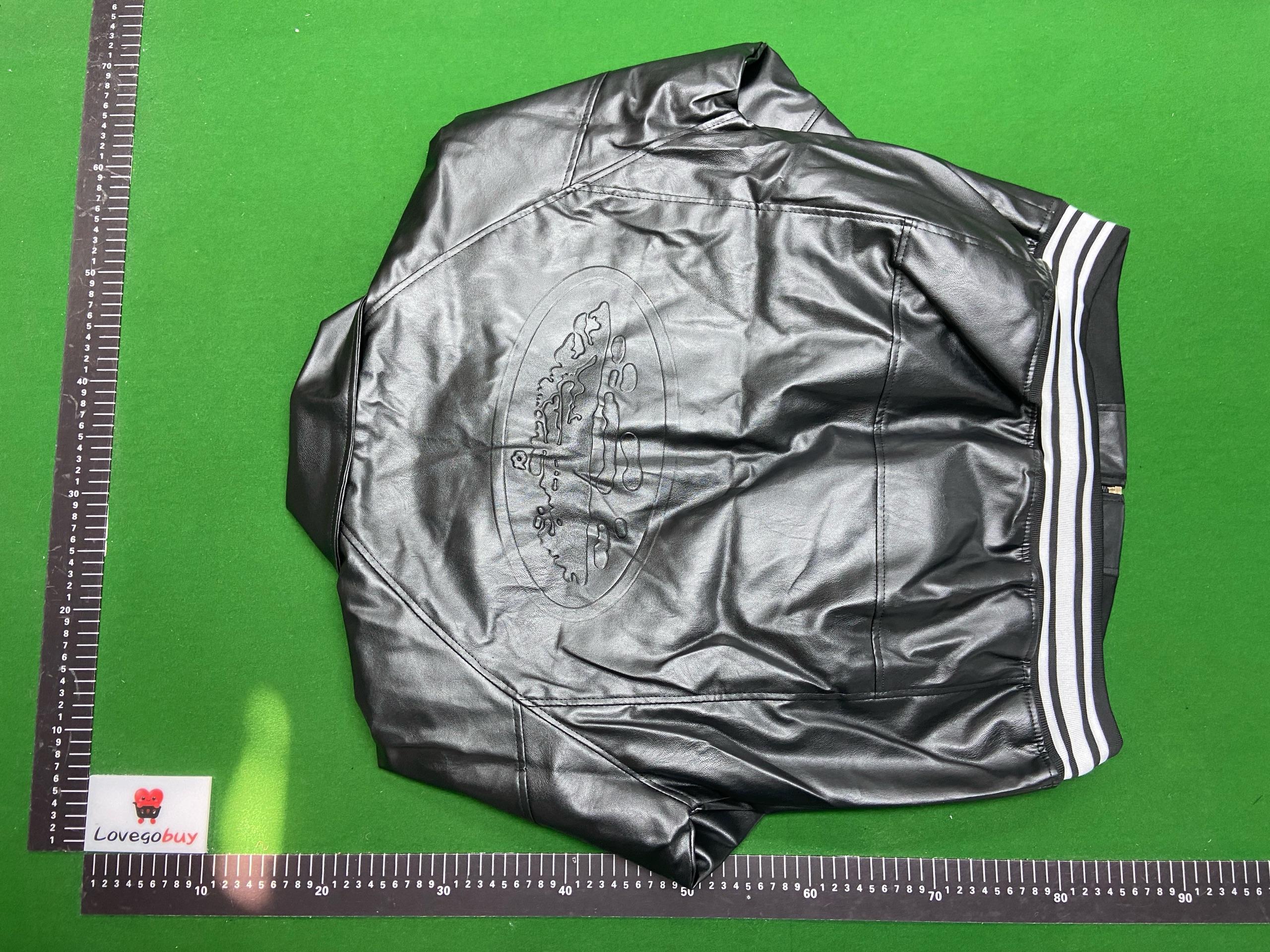 Foto QC 3 de Other Brand AC Milan Varsity Jacket Embroidered Black
