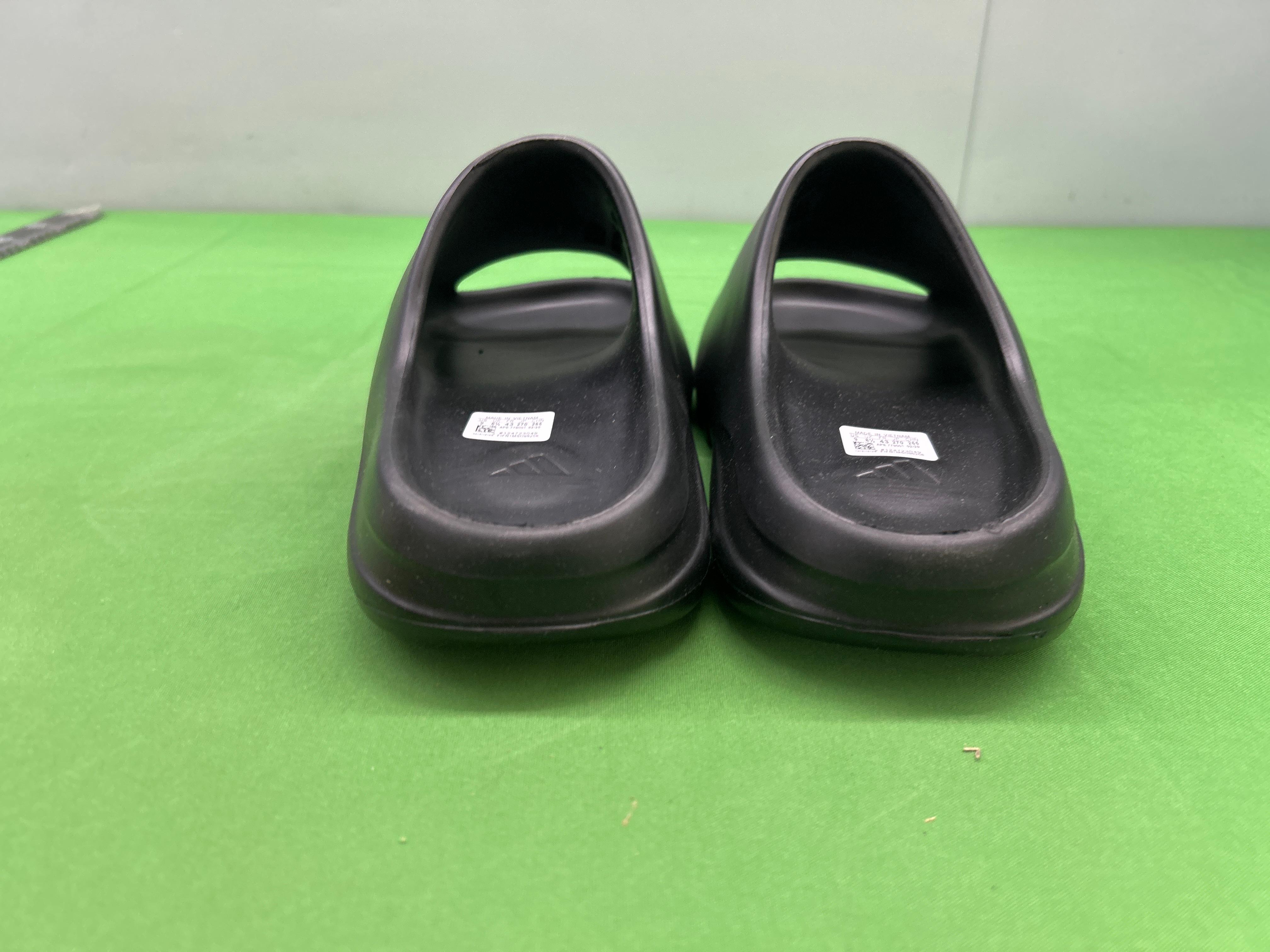 Foto QC 3 de adidas Yeezy Slide Onyx