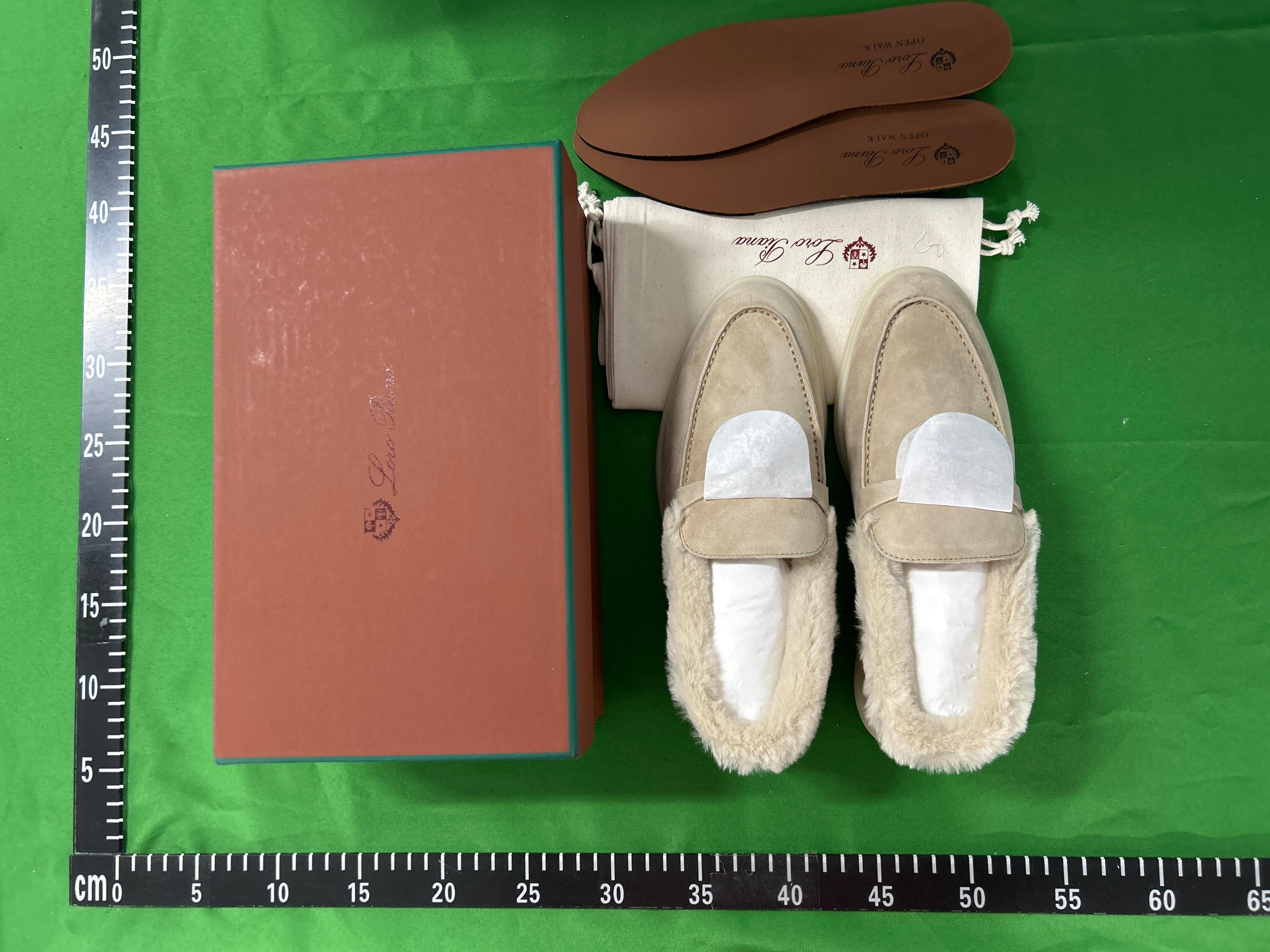 Foto QC 2 de Loro Piana Summer Charms Walk Suede Shearling Grey