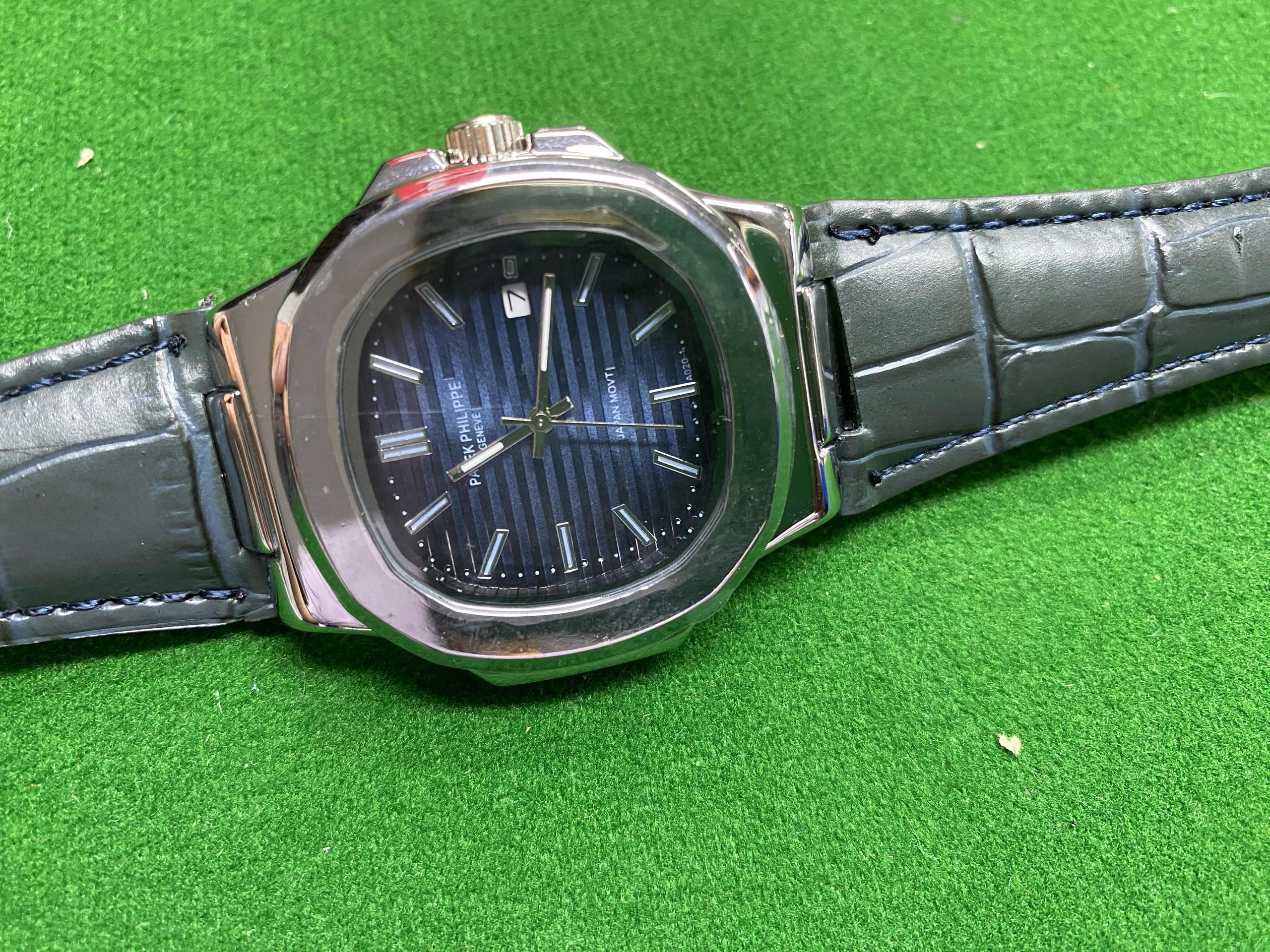 Foto QC 2 de Patek Philippe Nautilus 5740