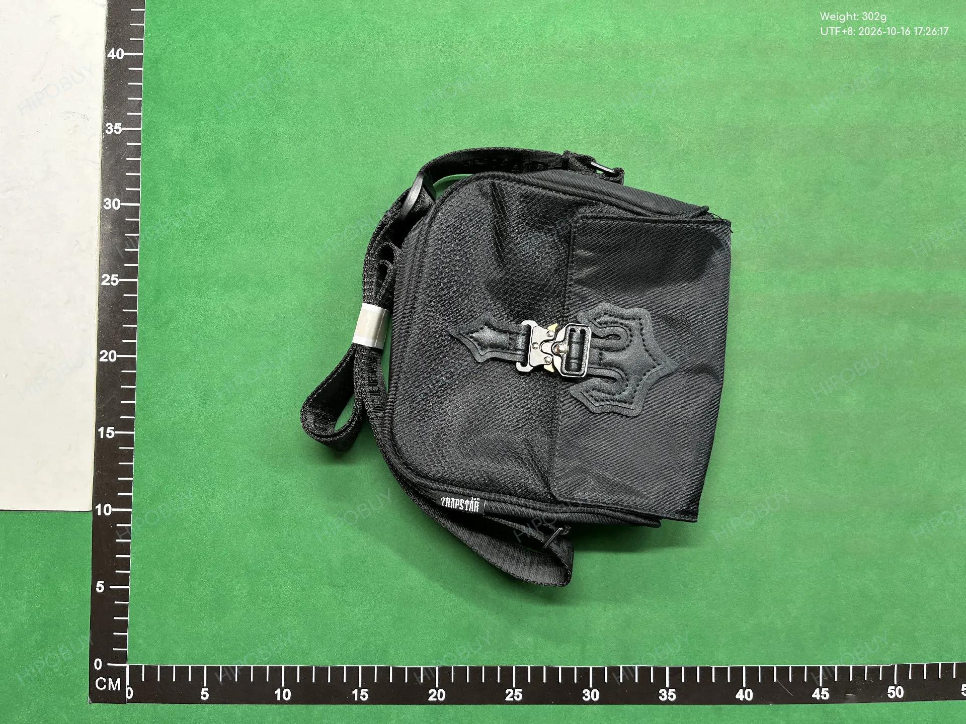 Foto QC 8 de Trapstar Irongate T Crossbody Bag Black Snakeskin
