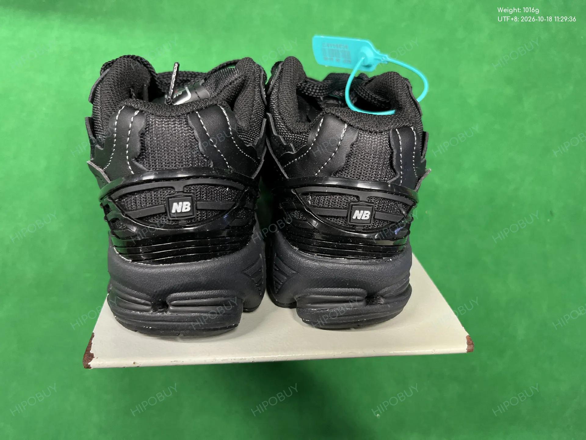 Foto QC 3 de New Balance 1906R Retro Triple Black M1906RK