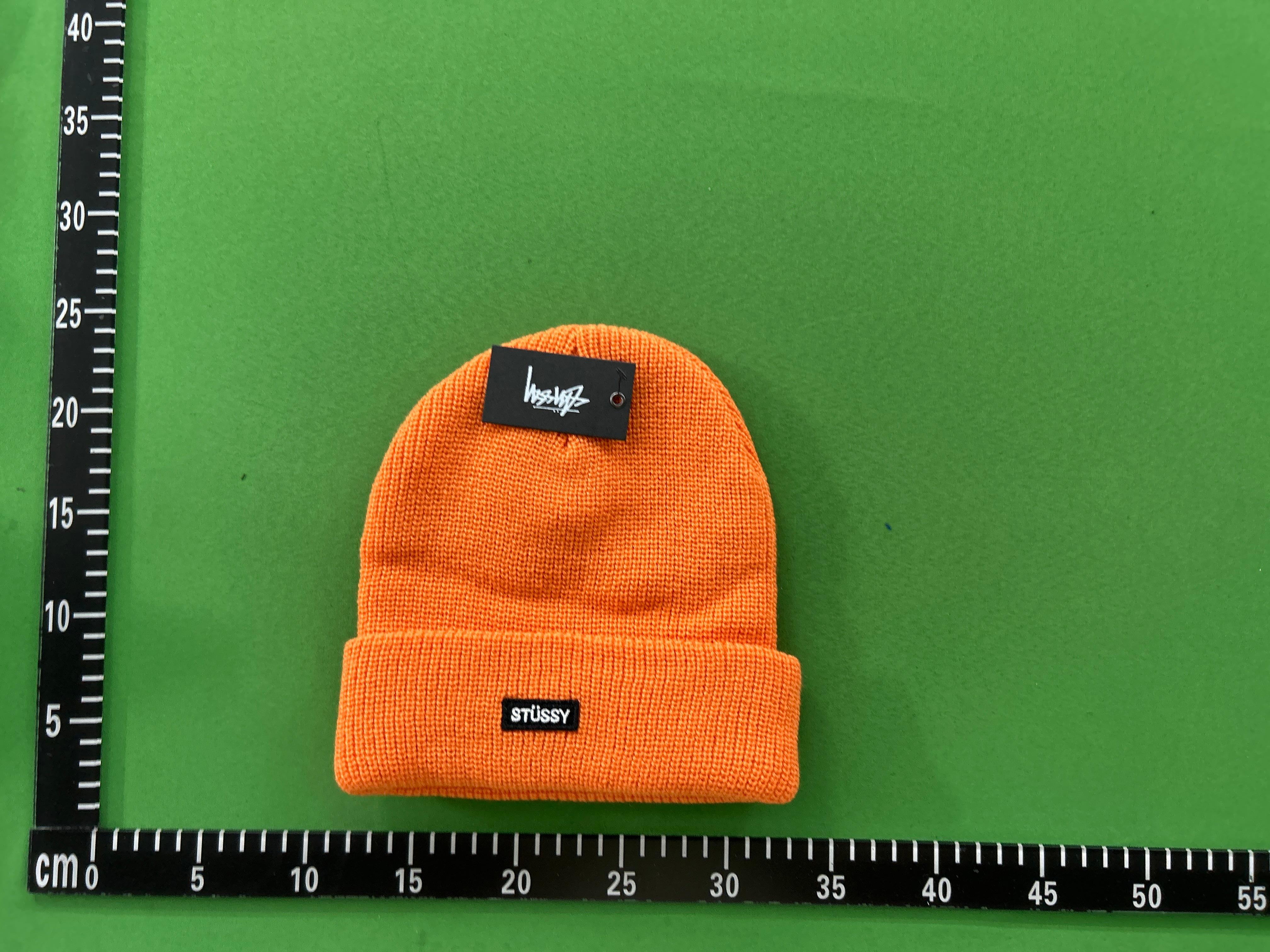 Foto QC 5 de Stussy Stock Logo Beanie Burgundy