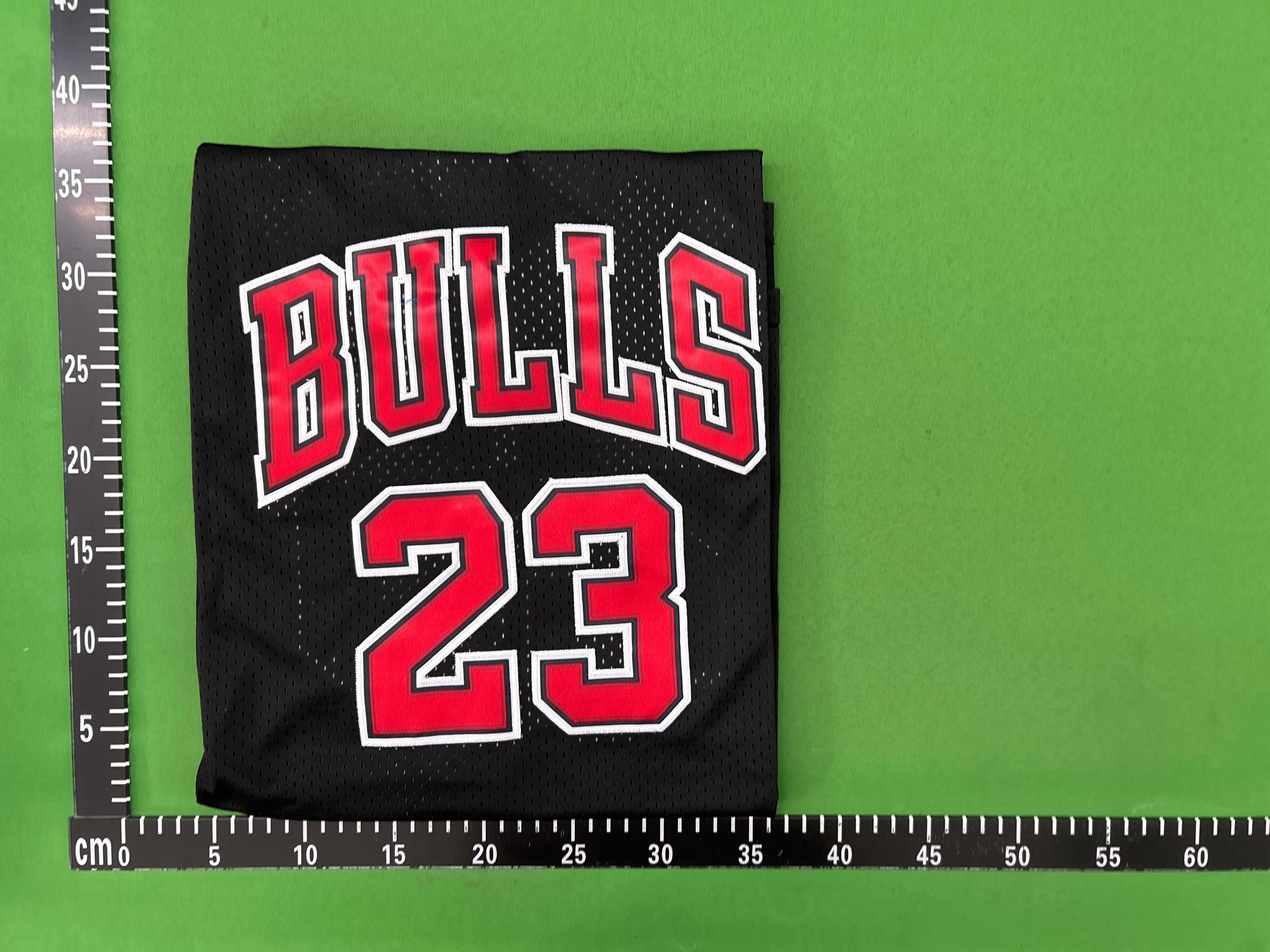 Foto QC 1 de Mitchell & Ness x Chicago Bulls Retro 1997-98 Michael Jordan Away NBA Finals Jersey Red