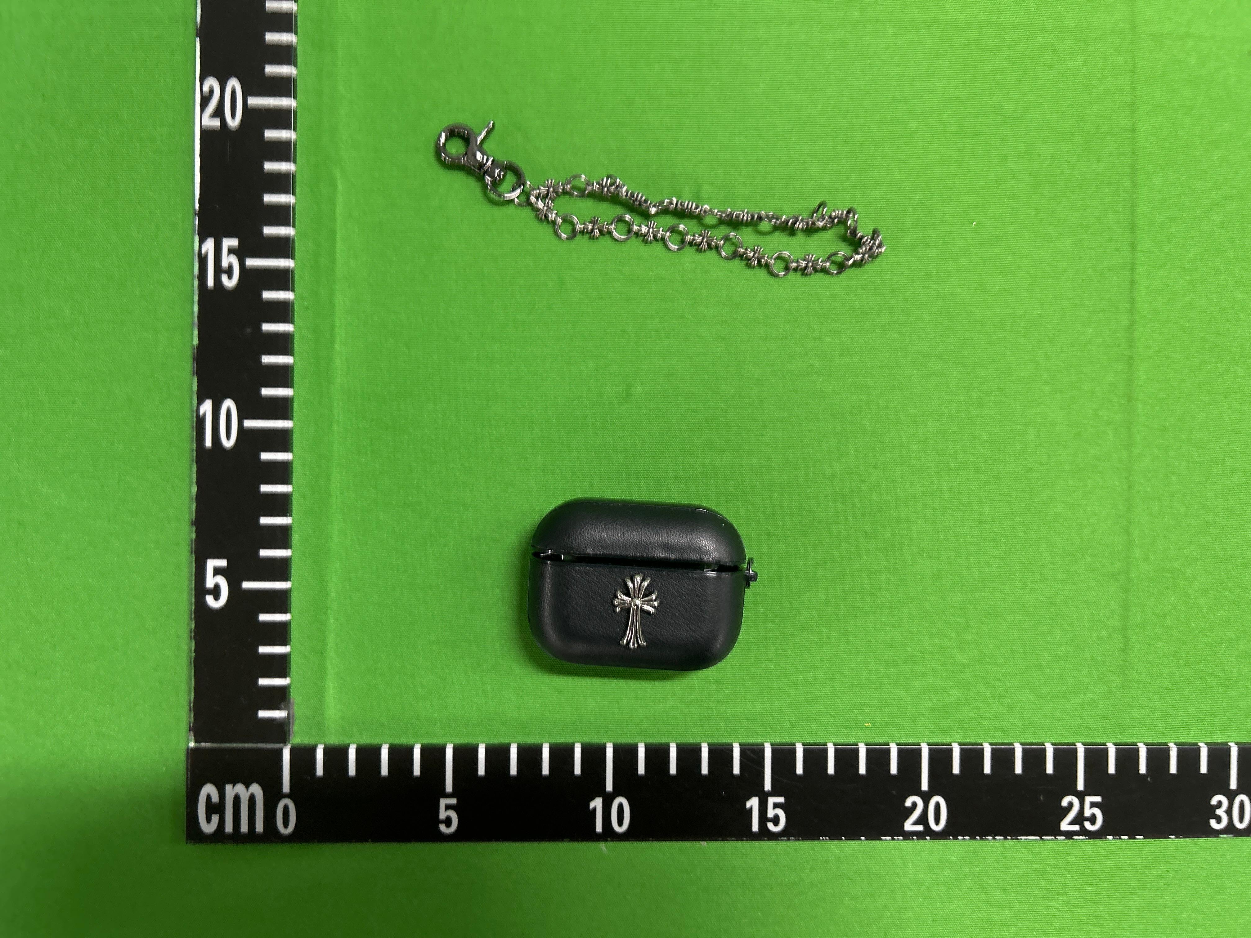 Foto QC 8 de Chrome Hearts Leather Case for AirPods Pro Black