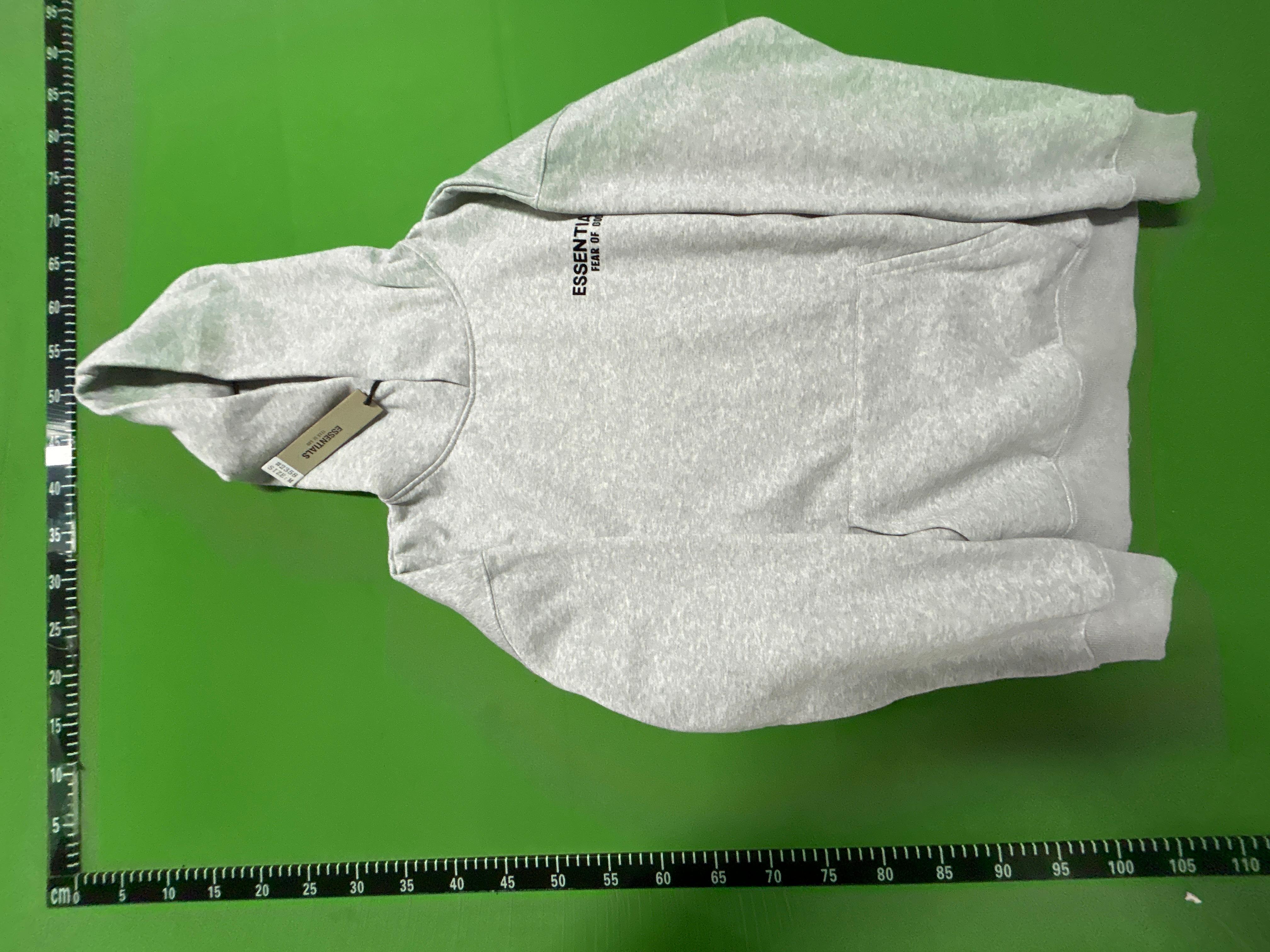 Foto QC 3 de Fear of God Essentials Hoodie Flocked Logo Grey