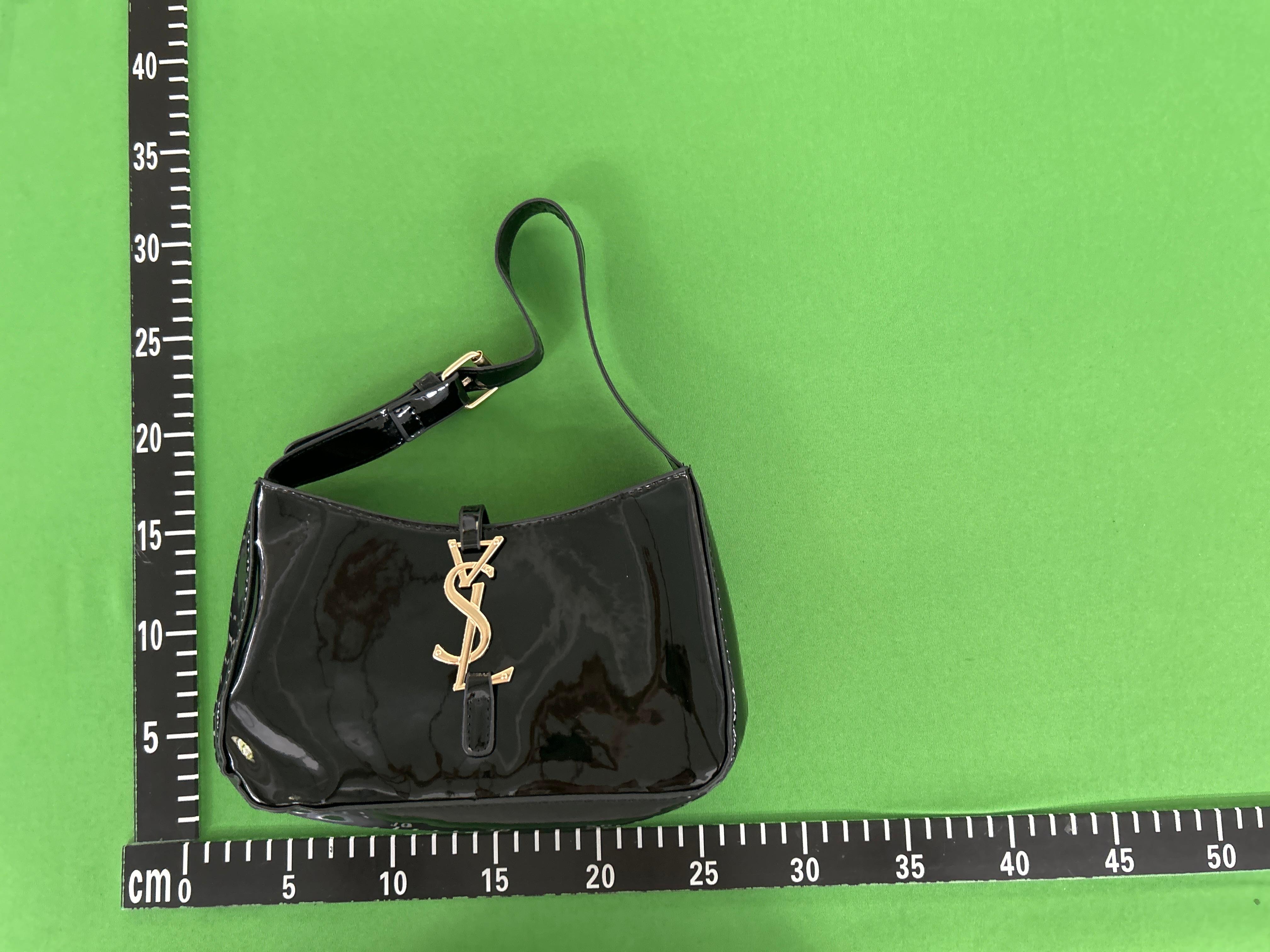 Foto QC 1 de Saint Laurent Le 5 à 7 Burgundy Patent Leather