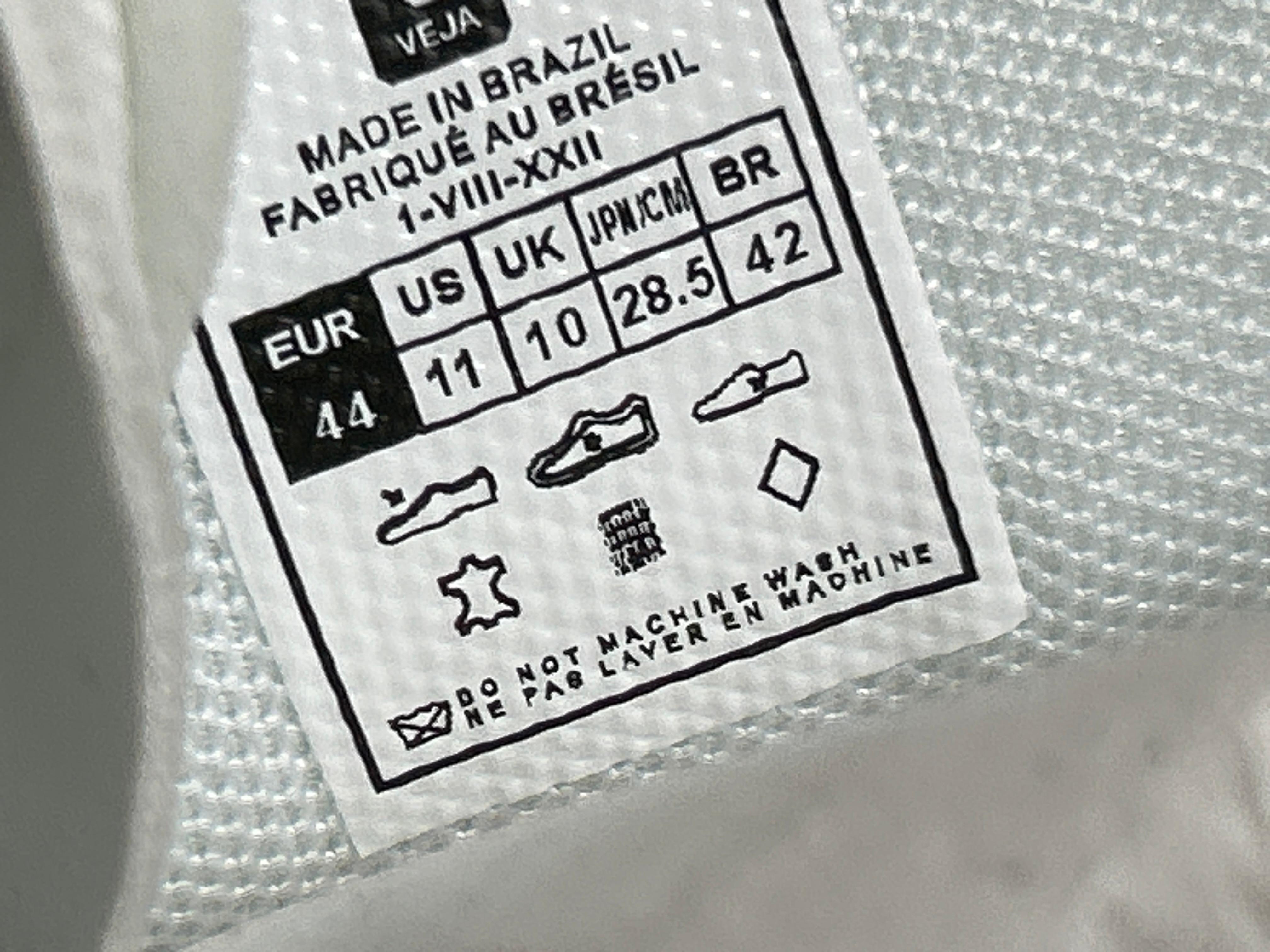 Foto QC 7 de Veja Campo Low ChromeFree Extra White Natural Suede CP0502920B